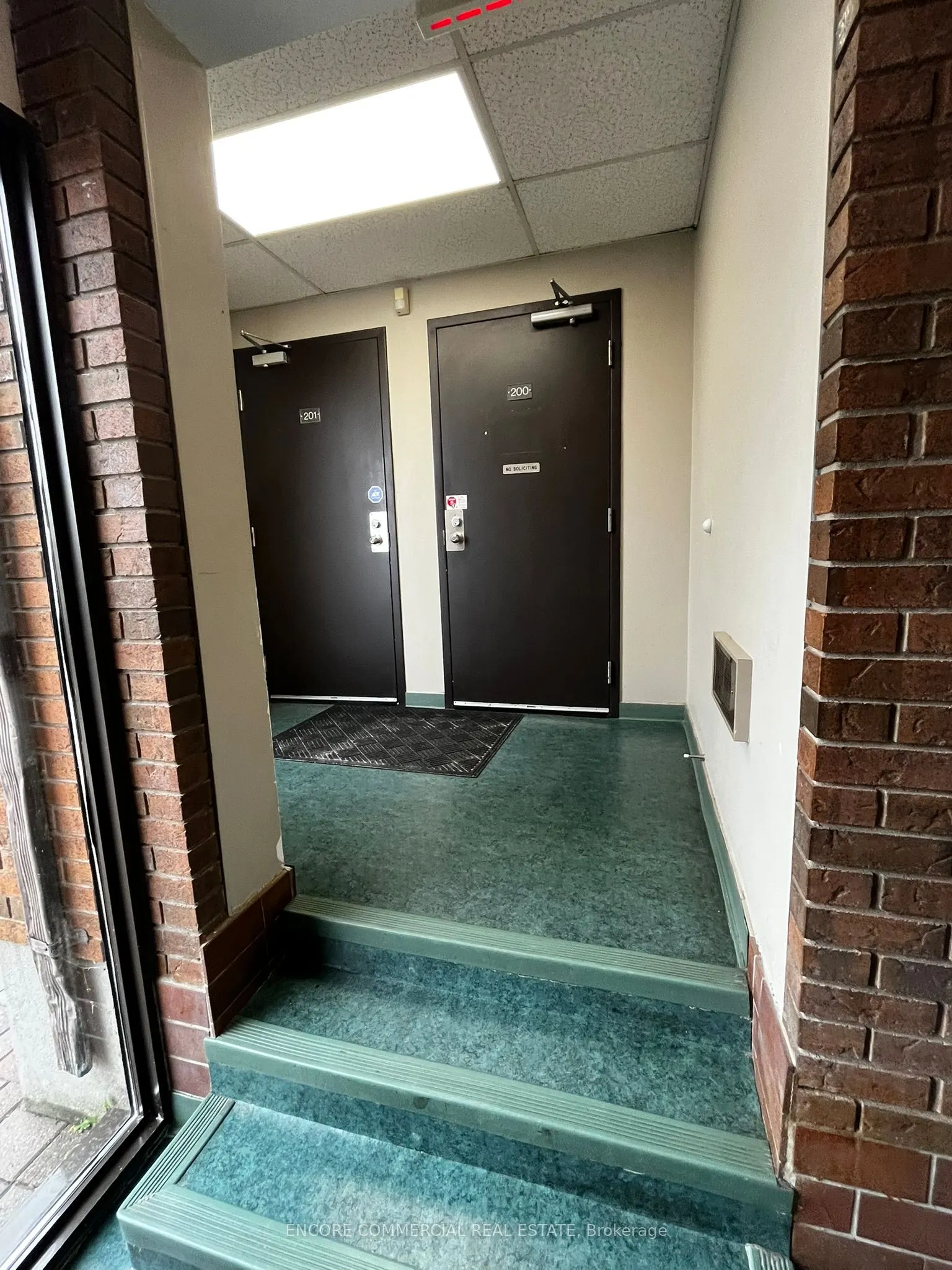 390 Mcarthur Avenue, #200 & 201