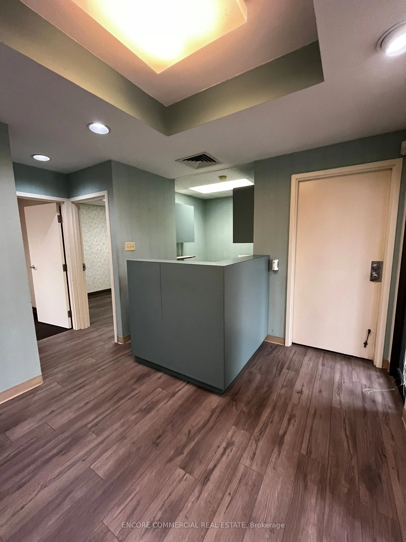 390 Mcarthur Avenue, #200 & 201