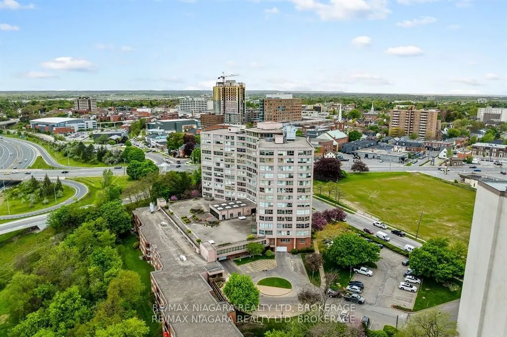 7 Gale Crescent, #201