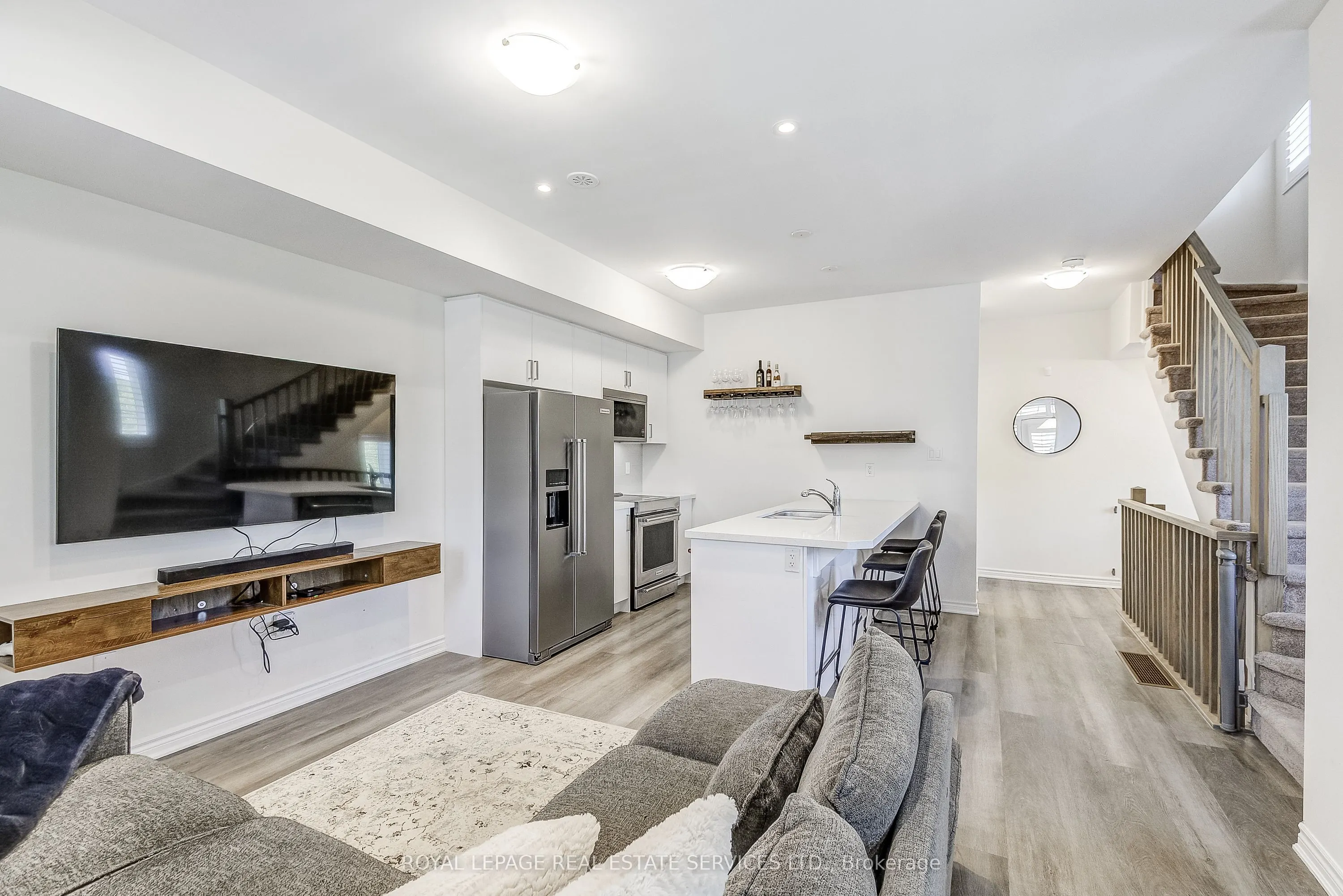 305 Garner Road W, #14