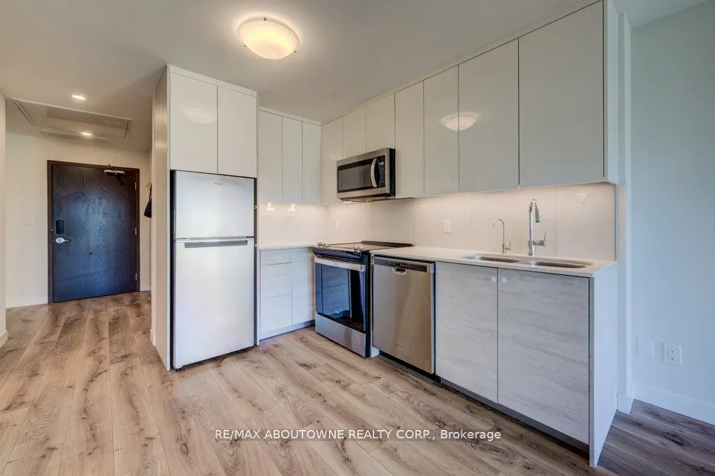 60 Frederick Street, #903