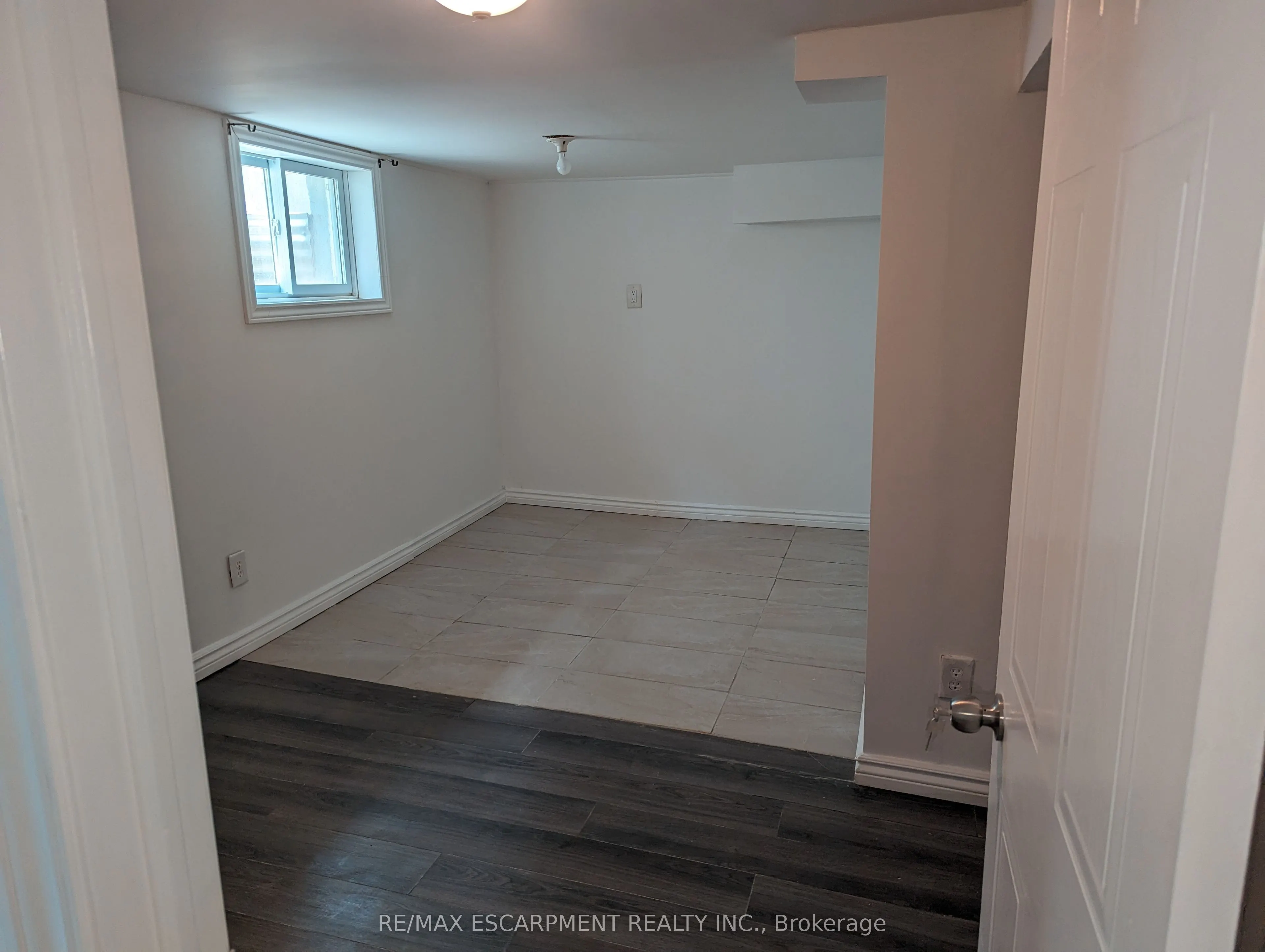255 Wallace Avenue S #LOWER
