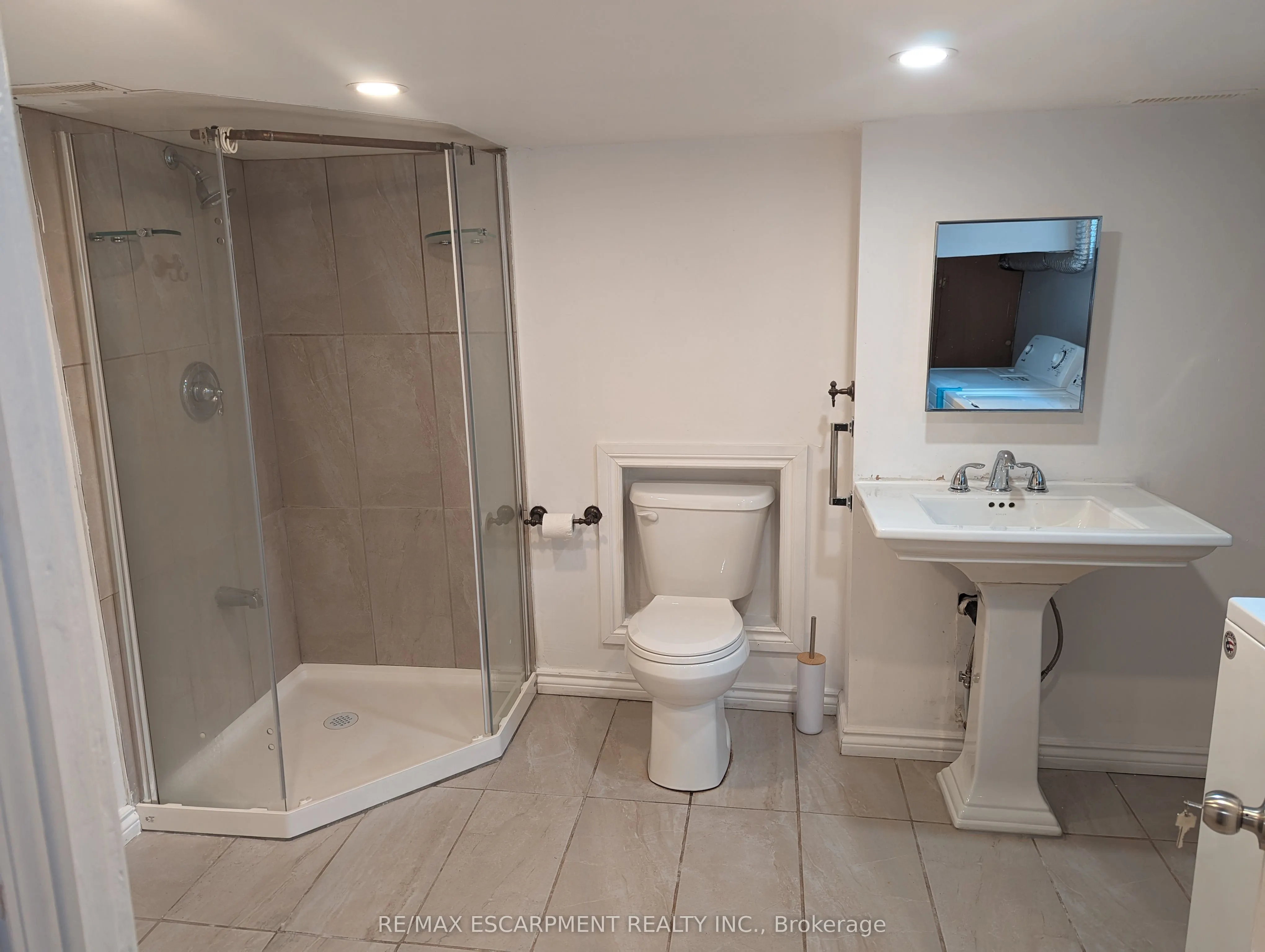 255 Wallace Avenue S #LOWER