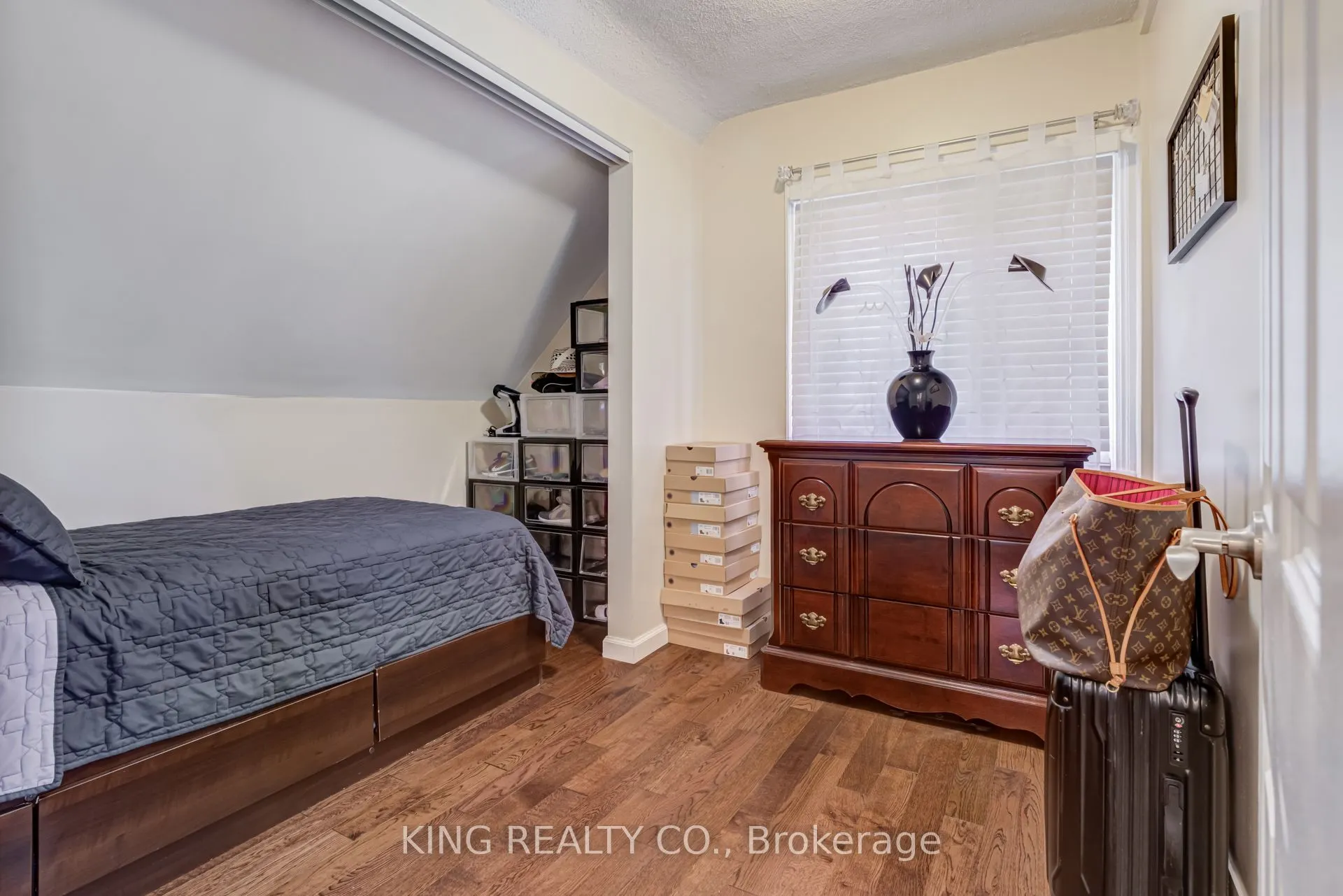 140 Sanford Avenue N