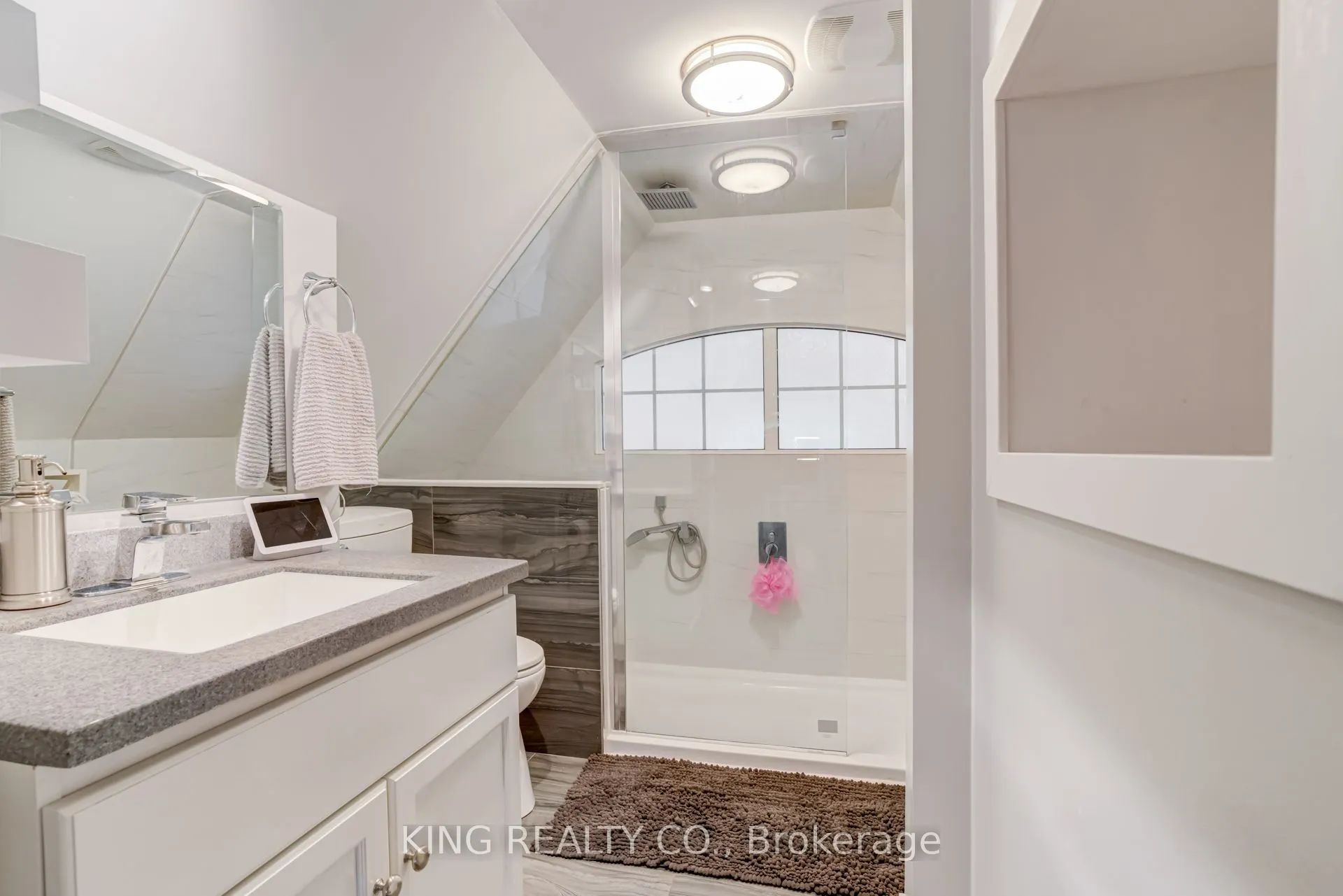 140 Sanford Avenue N