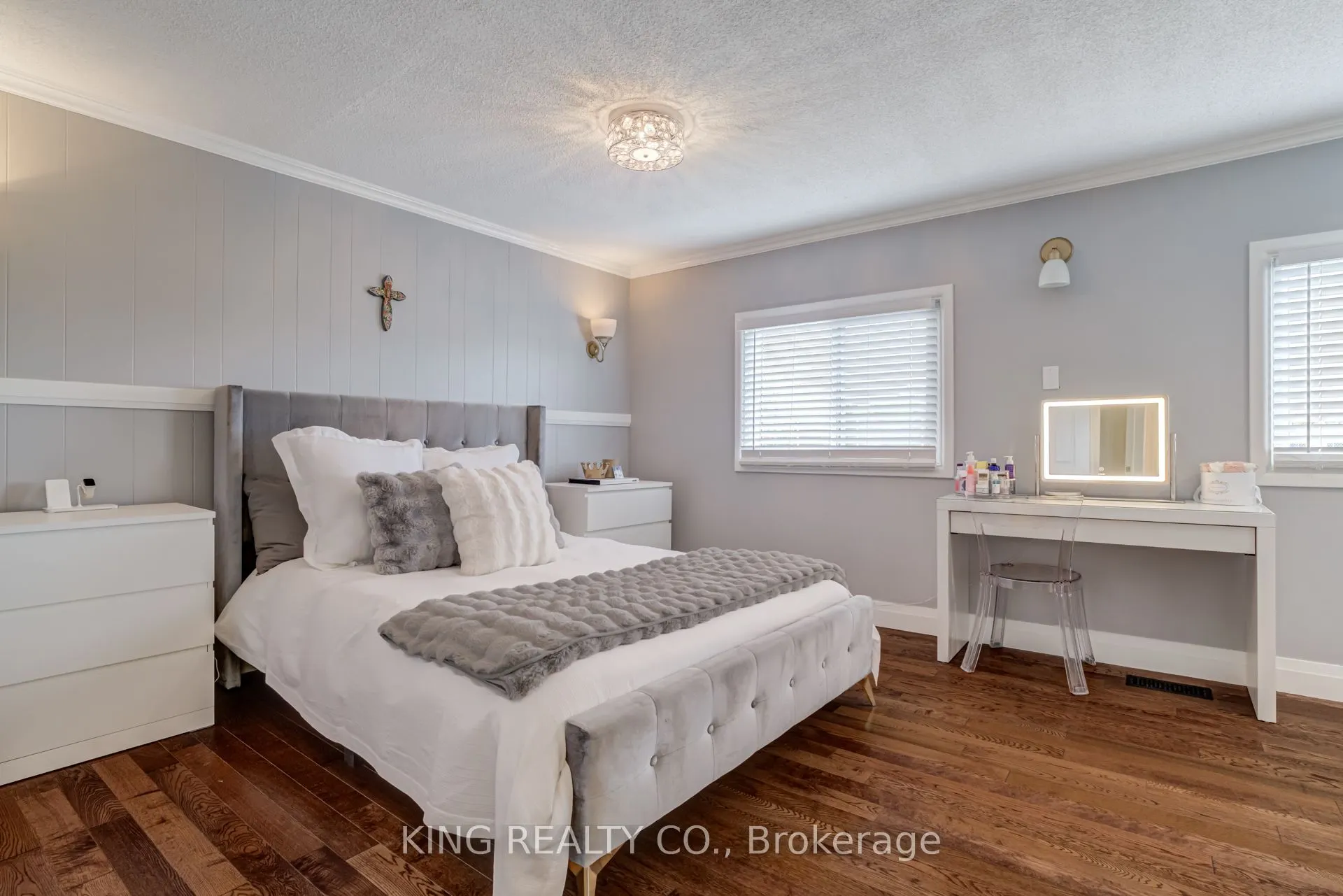 140 Sanford Avenue N