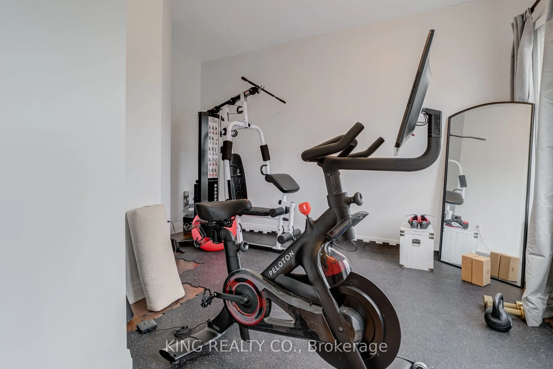 140 Sanford Avenue N