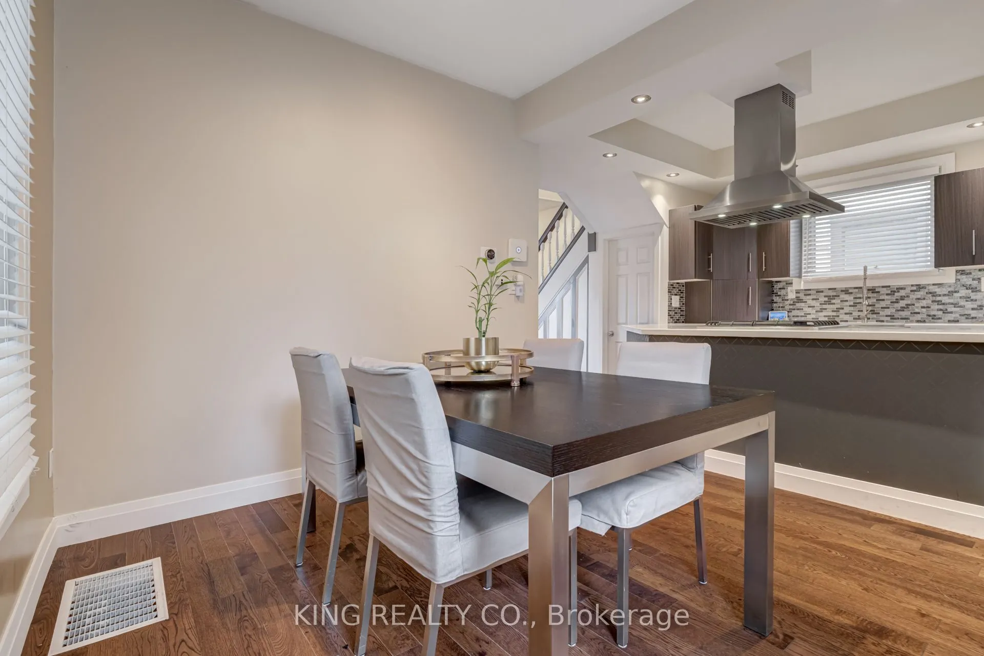 140 Sanford Avenue N