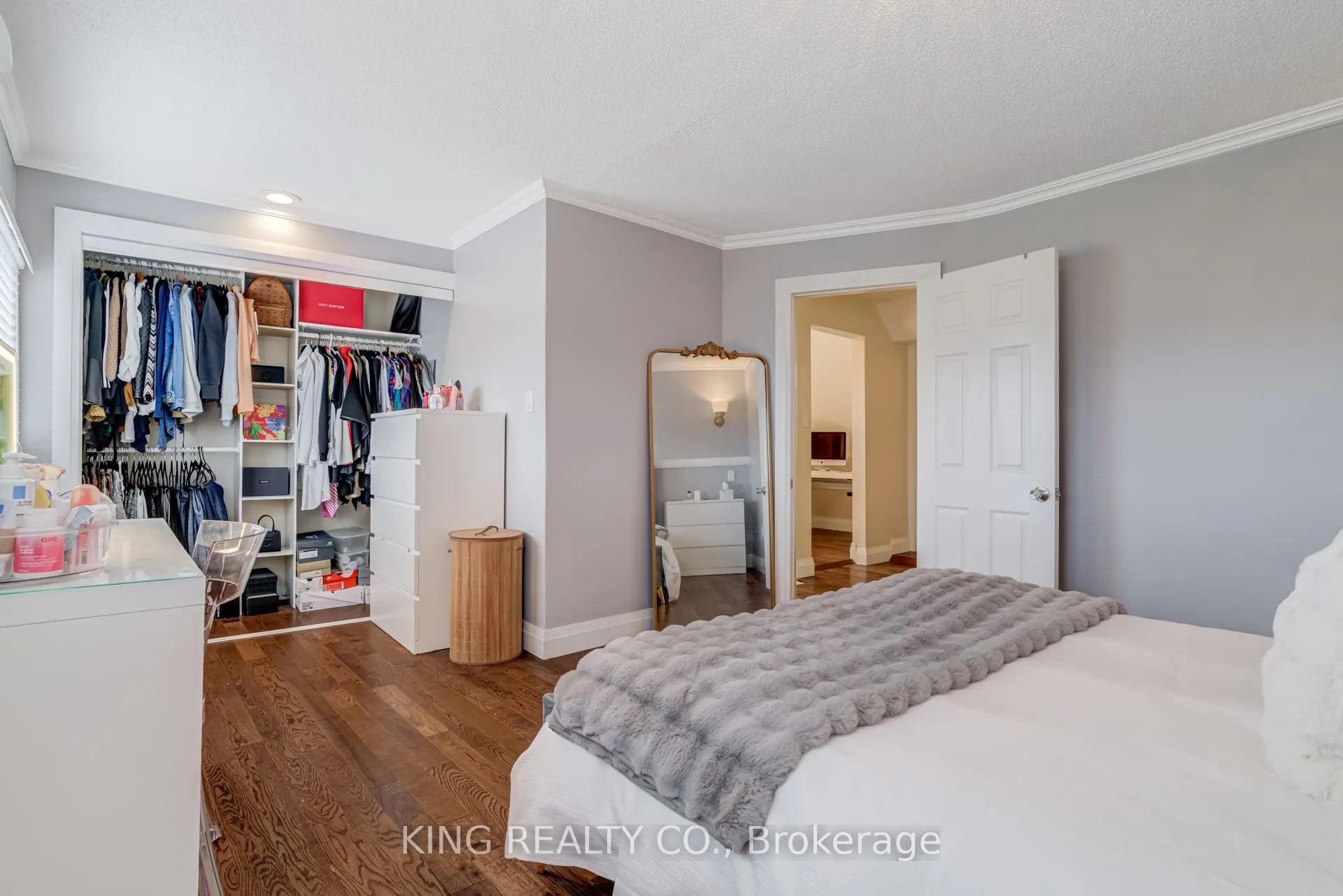 140 Sanford Avenue N