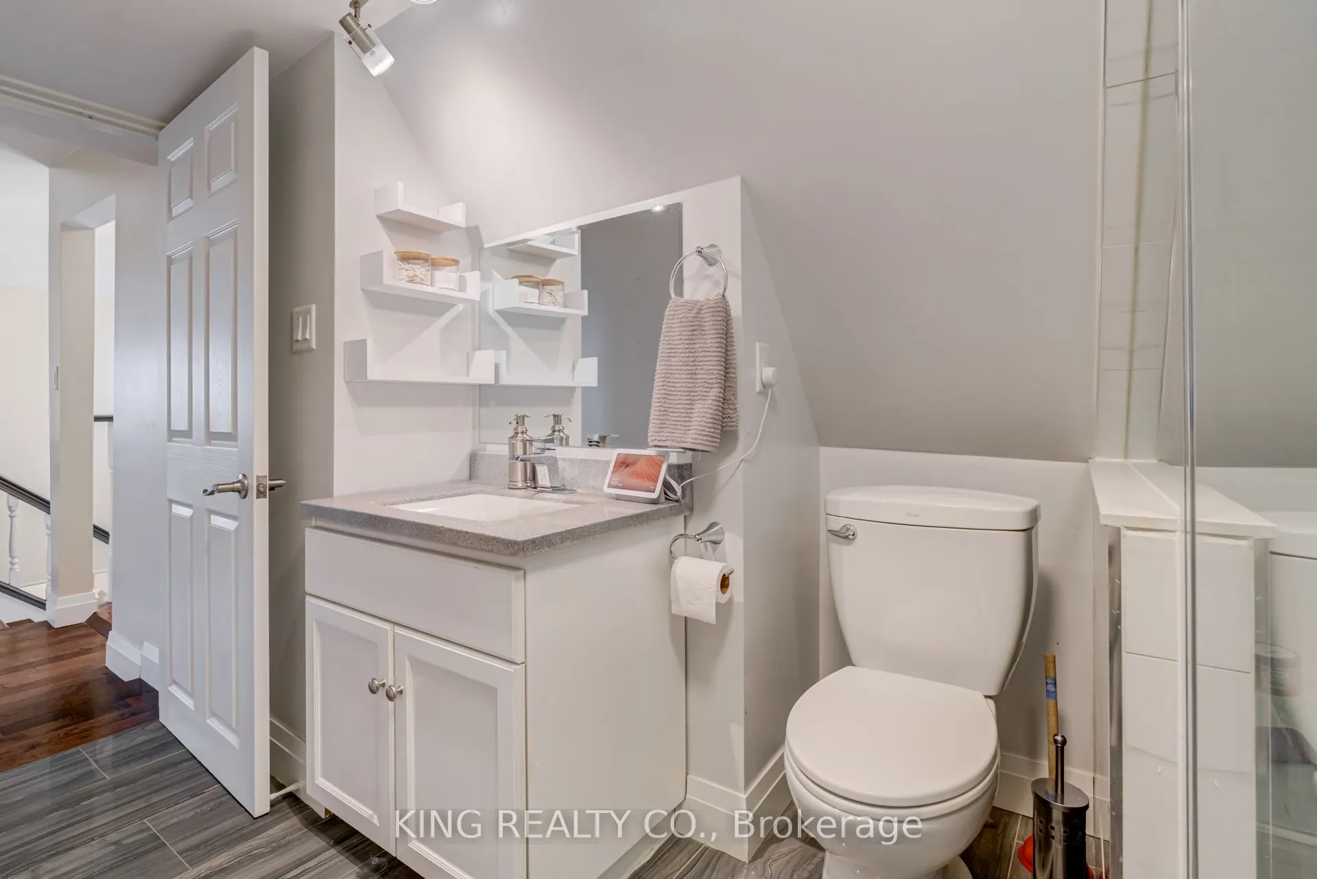 140 Sanford Avenue N