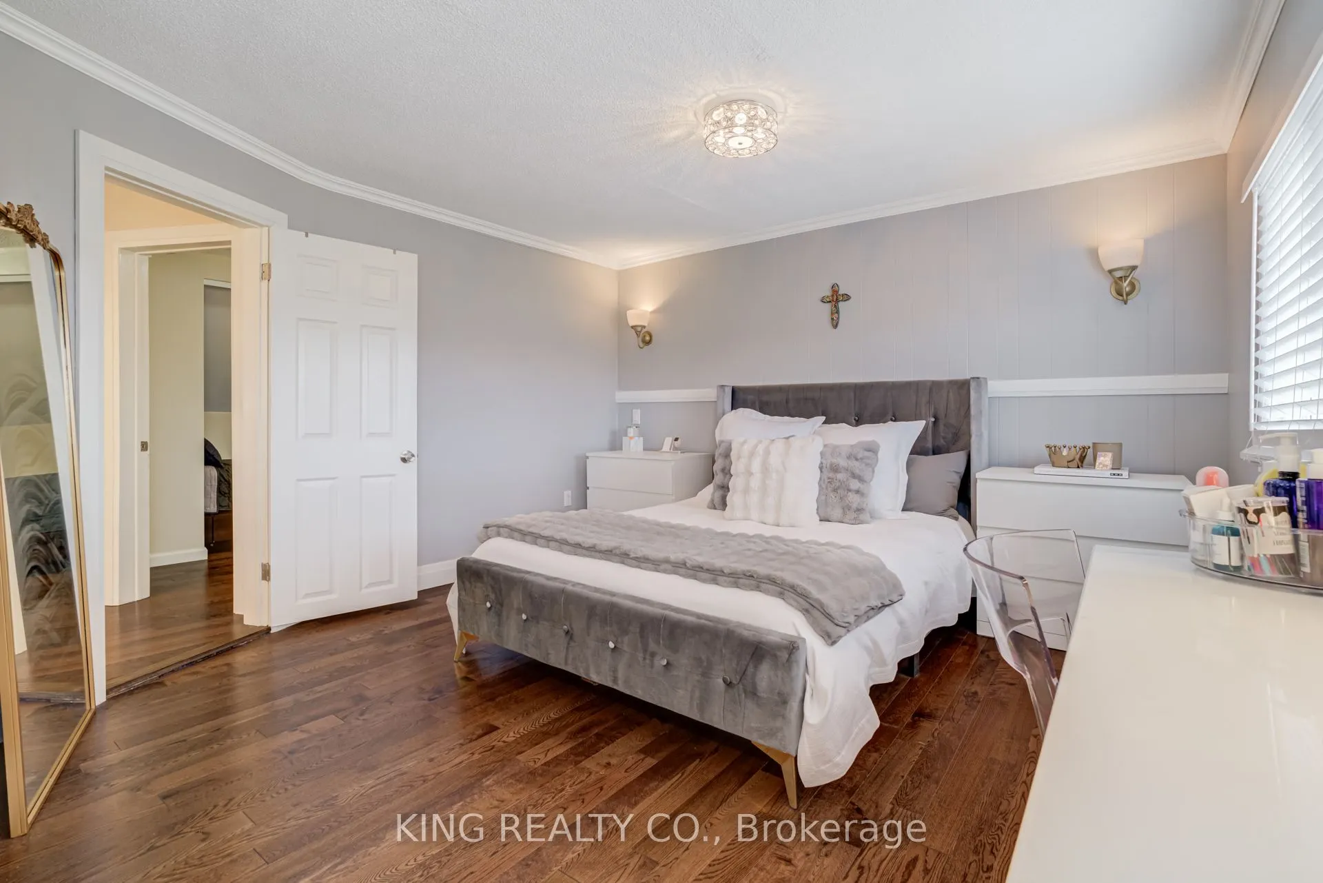 140 Sanford Avenue N