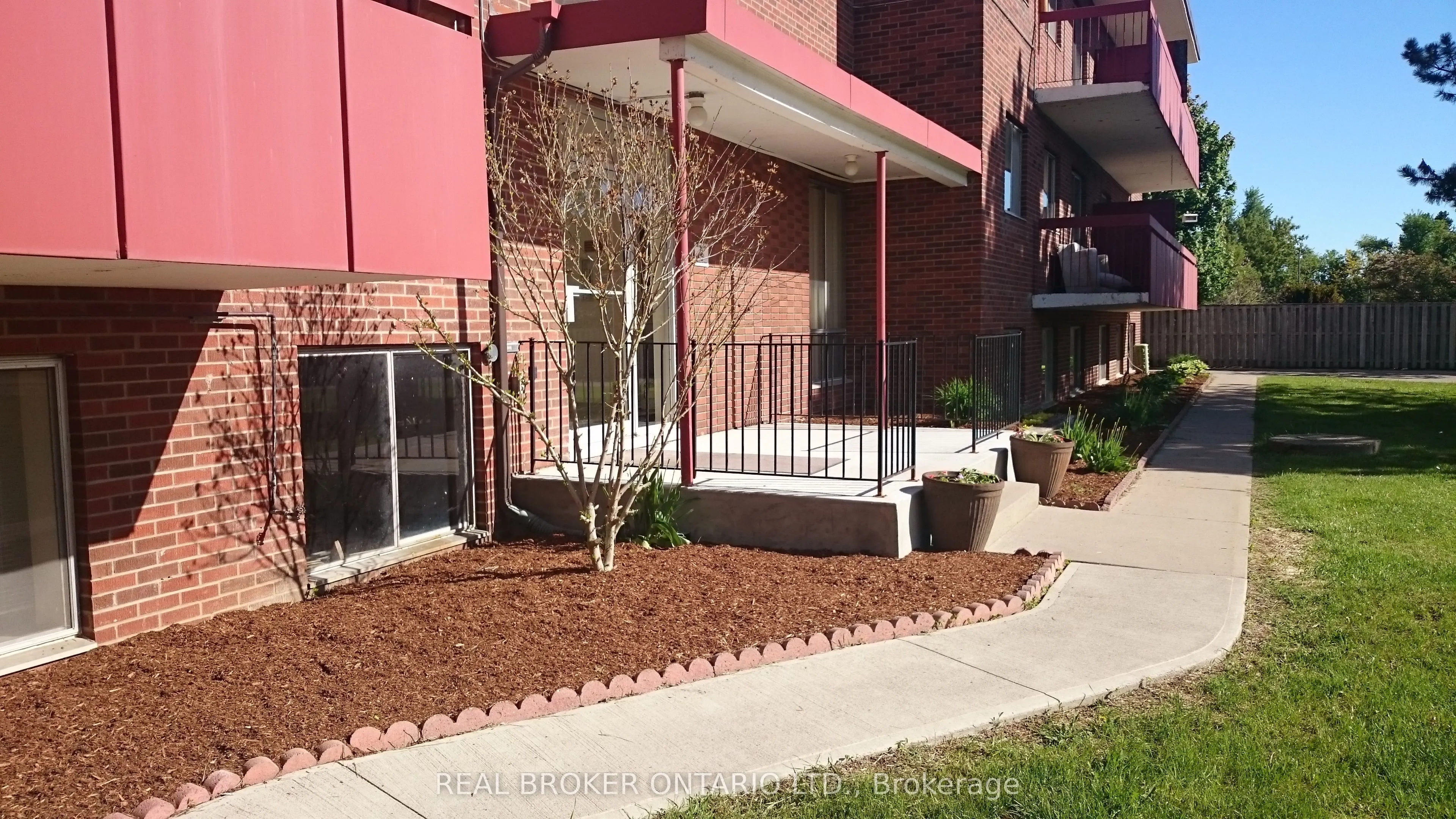 11 Wellington Rd 124, #Apt # 102