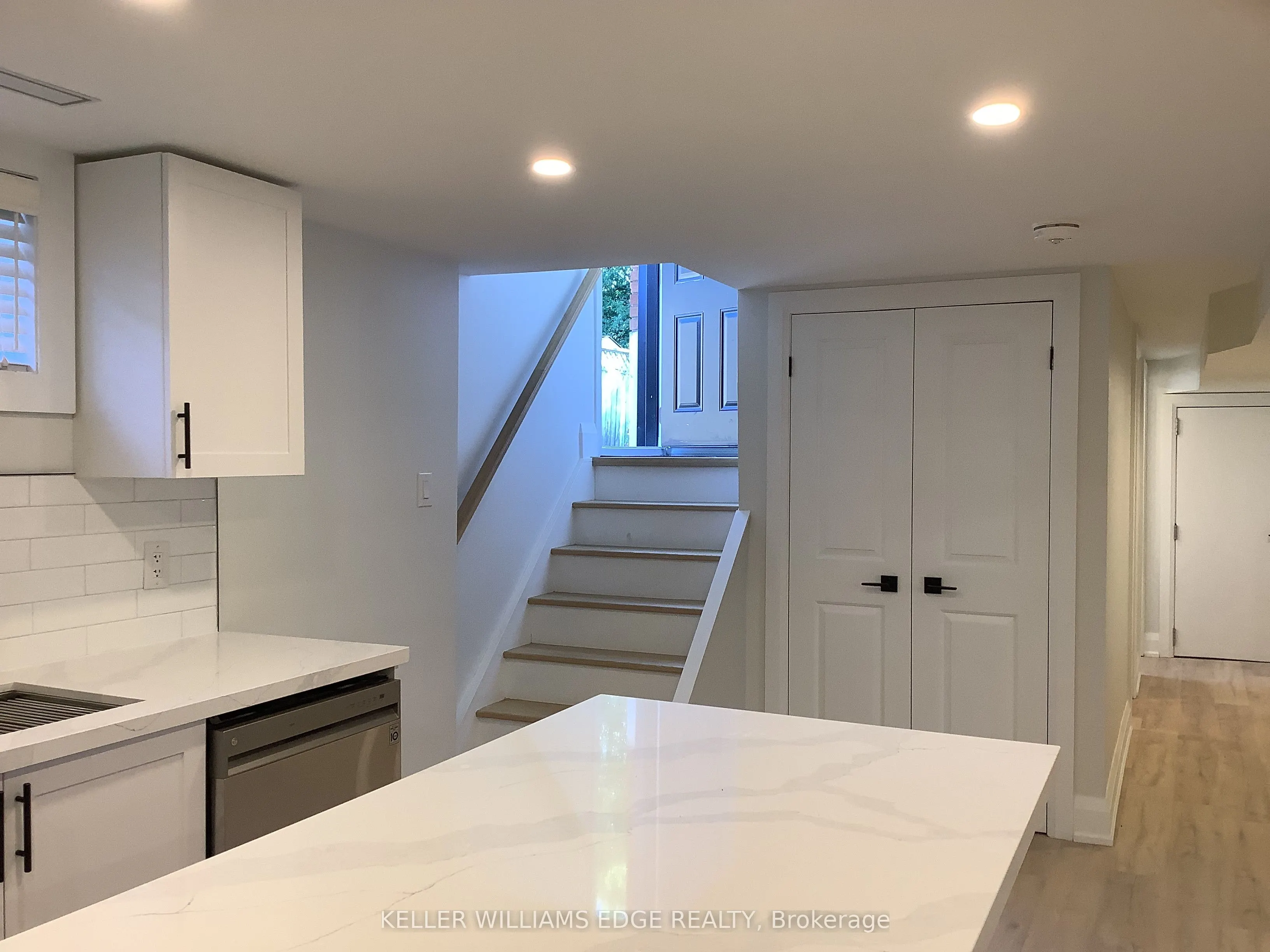 93 Purdy Crescent, ##2