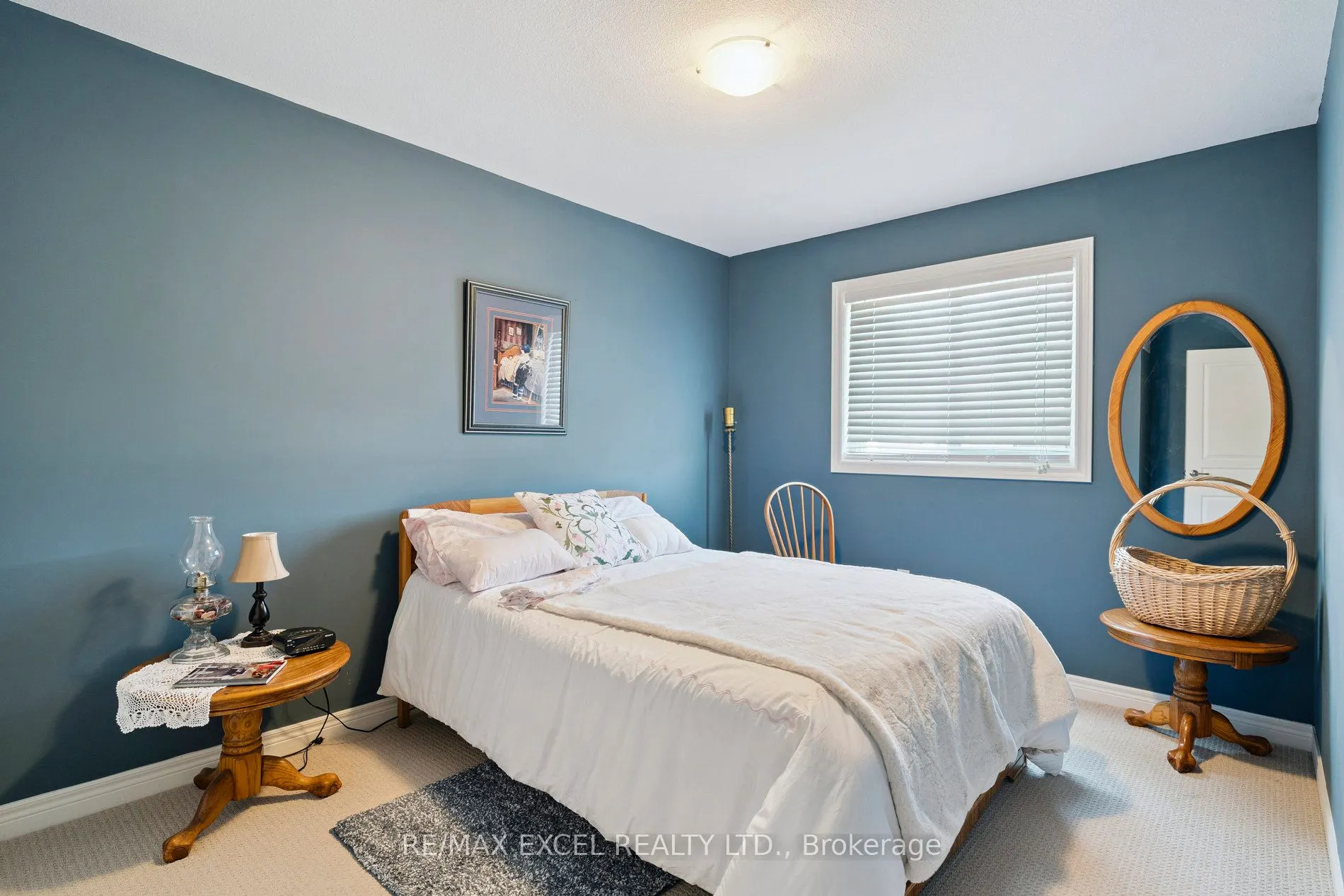 6401 Shapton Crescent