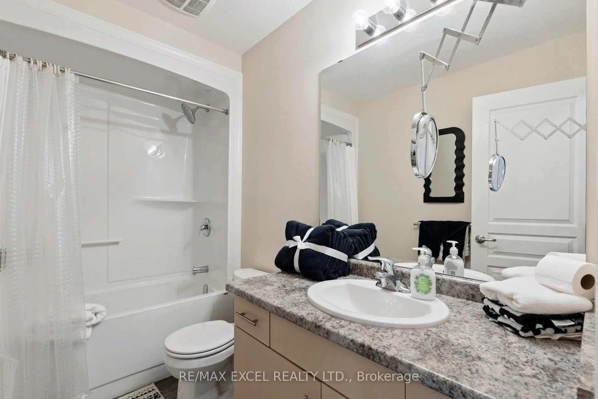 6401 Shapton Crescent