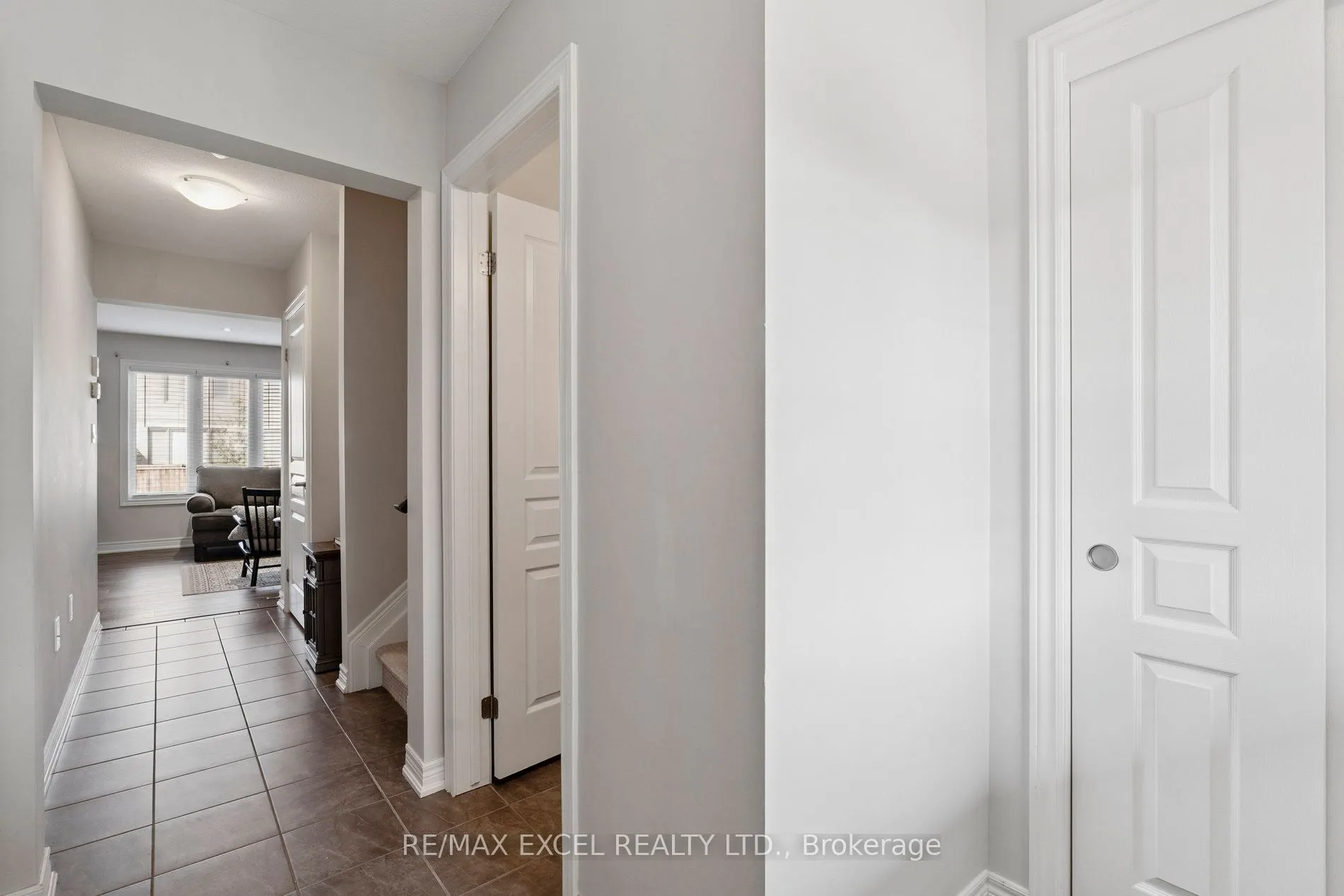 6401 Shapton Crescent