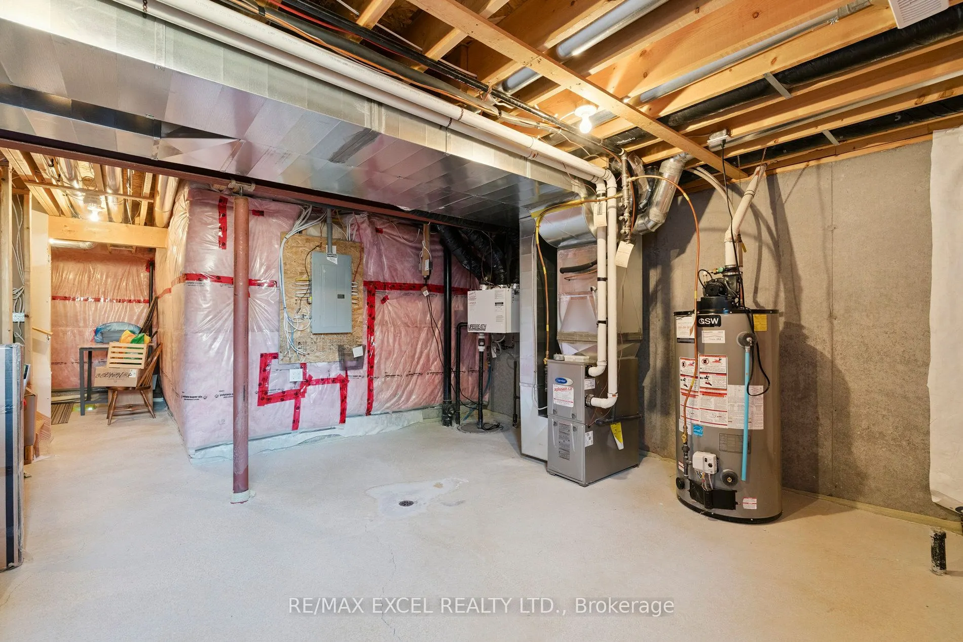 6401 Shapton Crescent