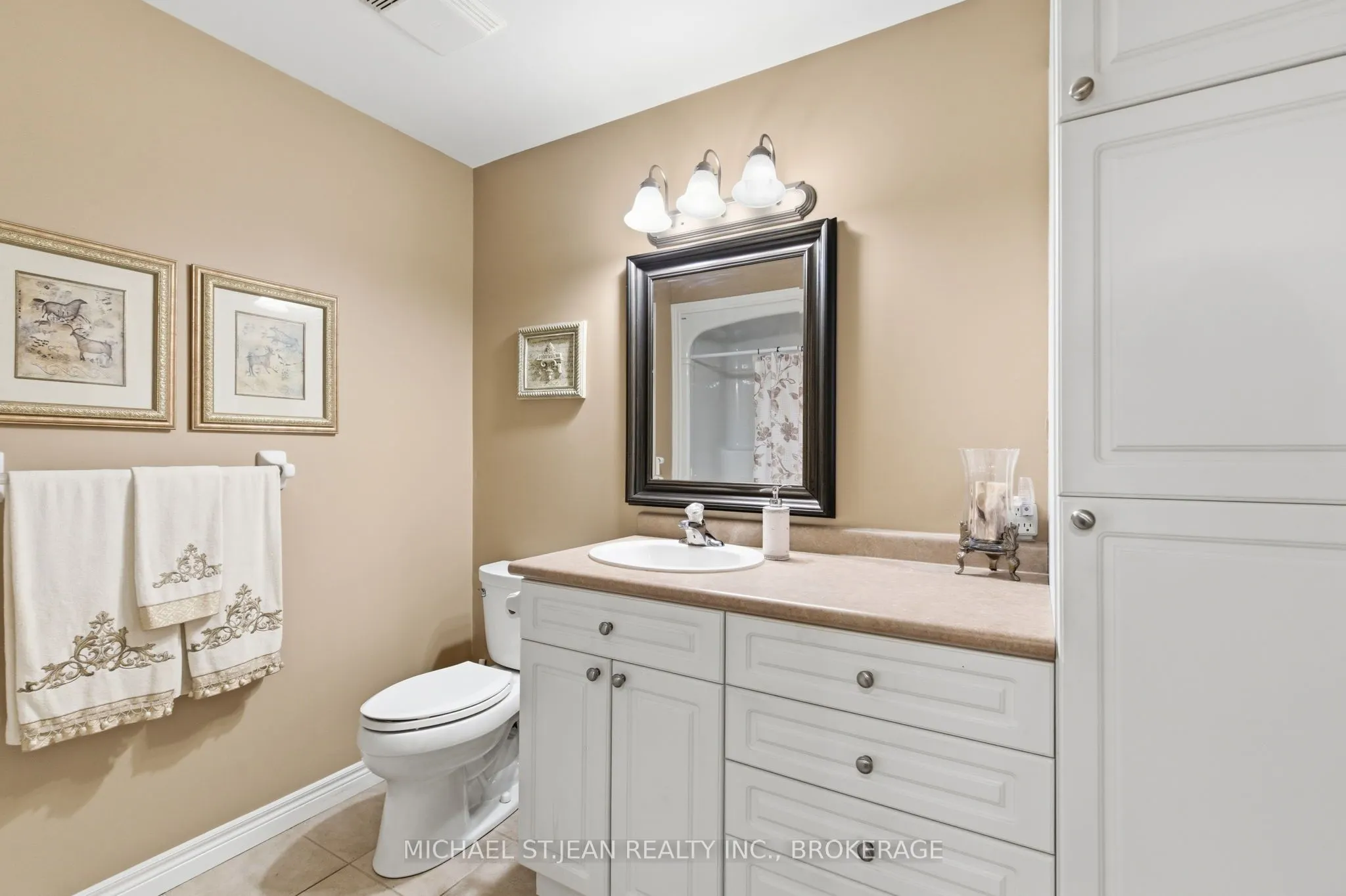 385 Park Road N, #22