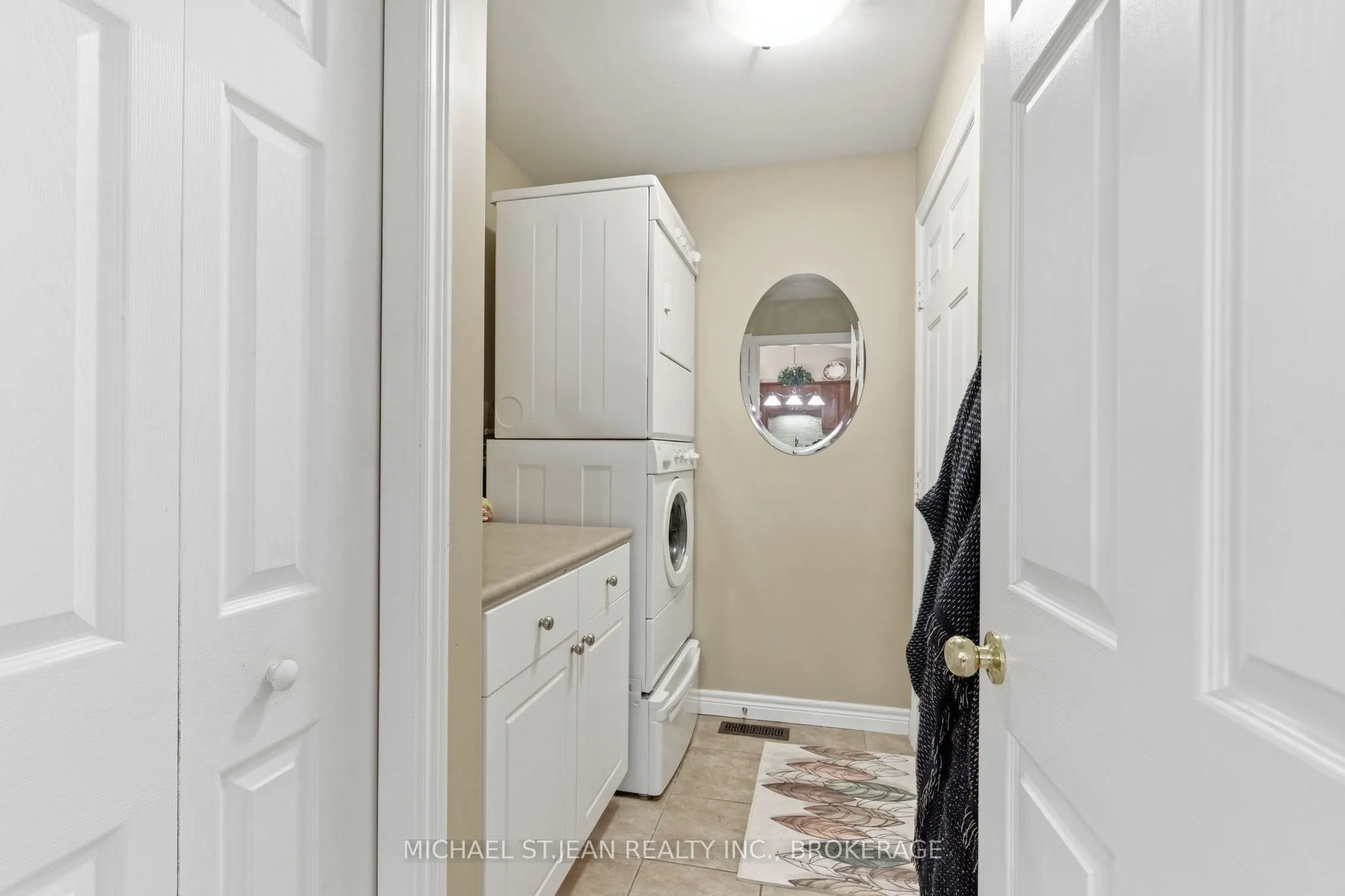 385 Park Road N, #22