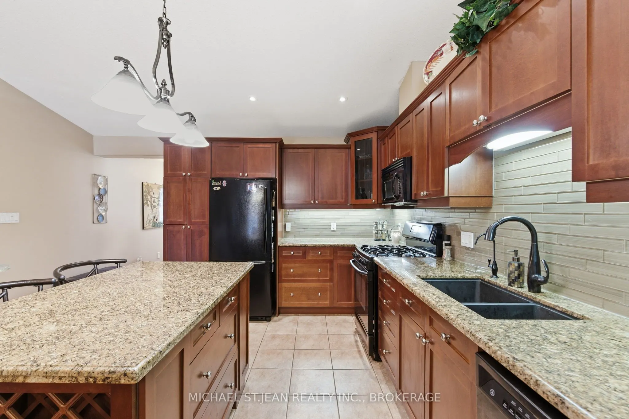 385 Park Road N, #22