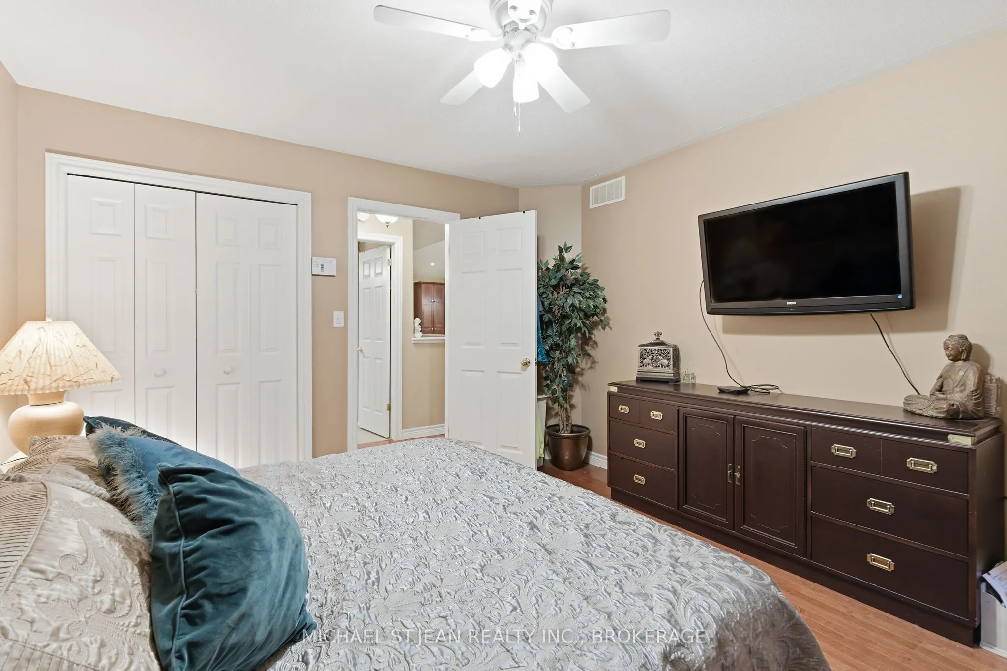 385 Park Road N, #22