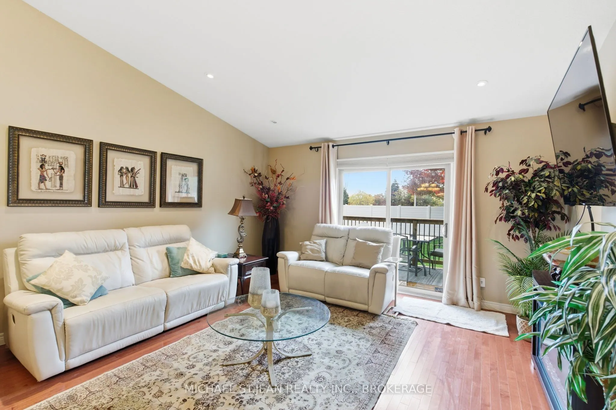 385 Park Road N, #22