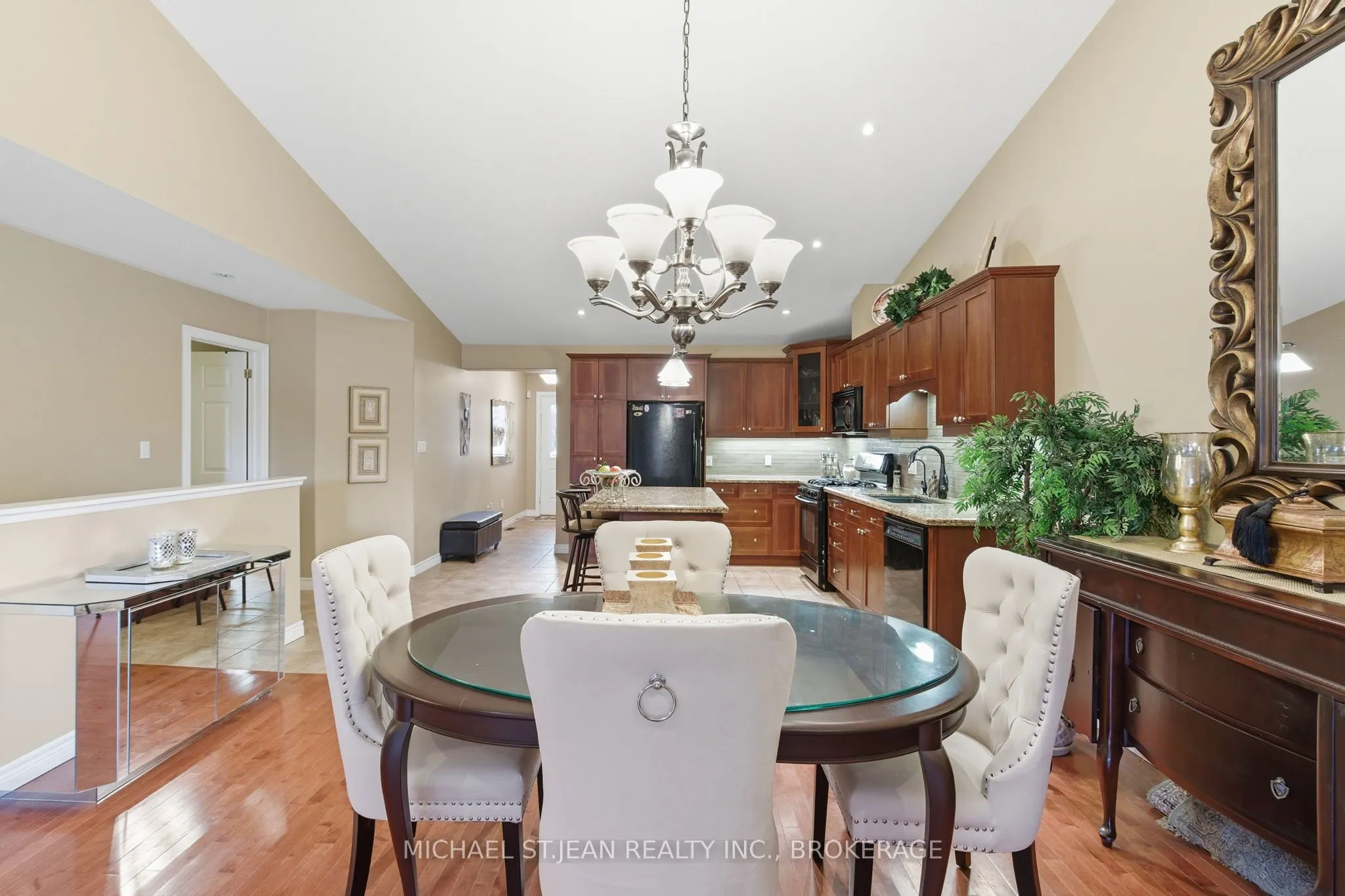 385 Park Road N, #22