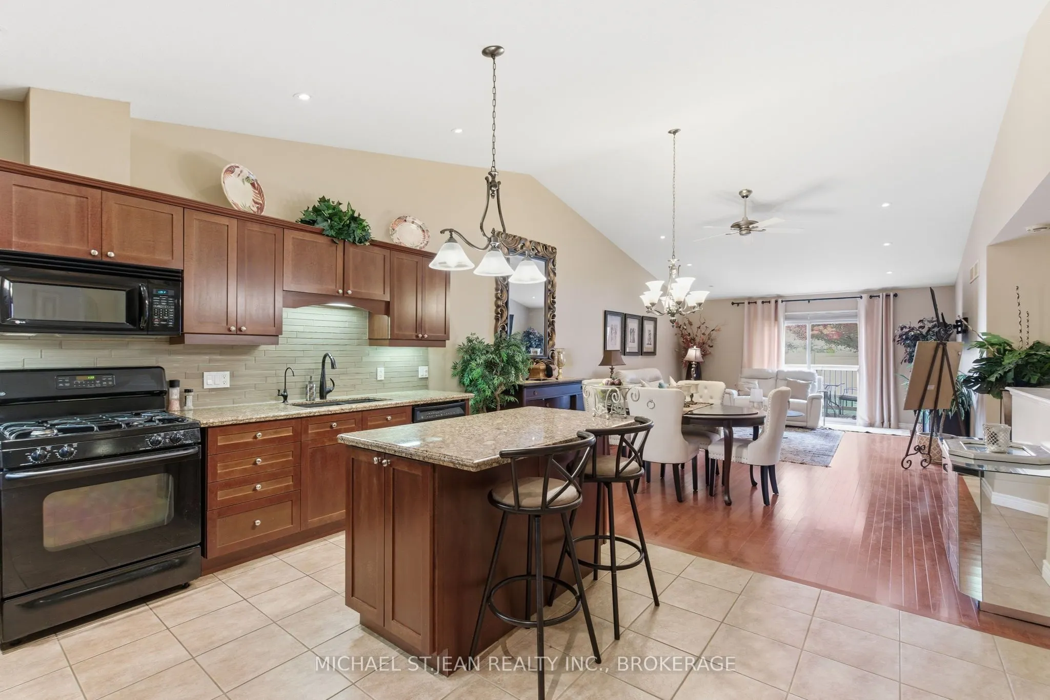 385 Park Road N, #22