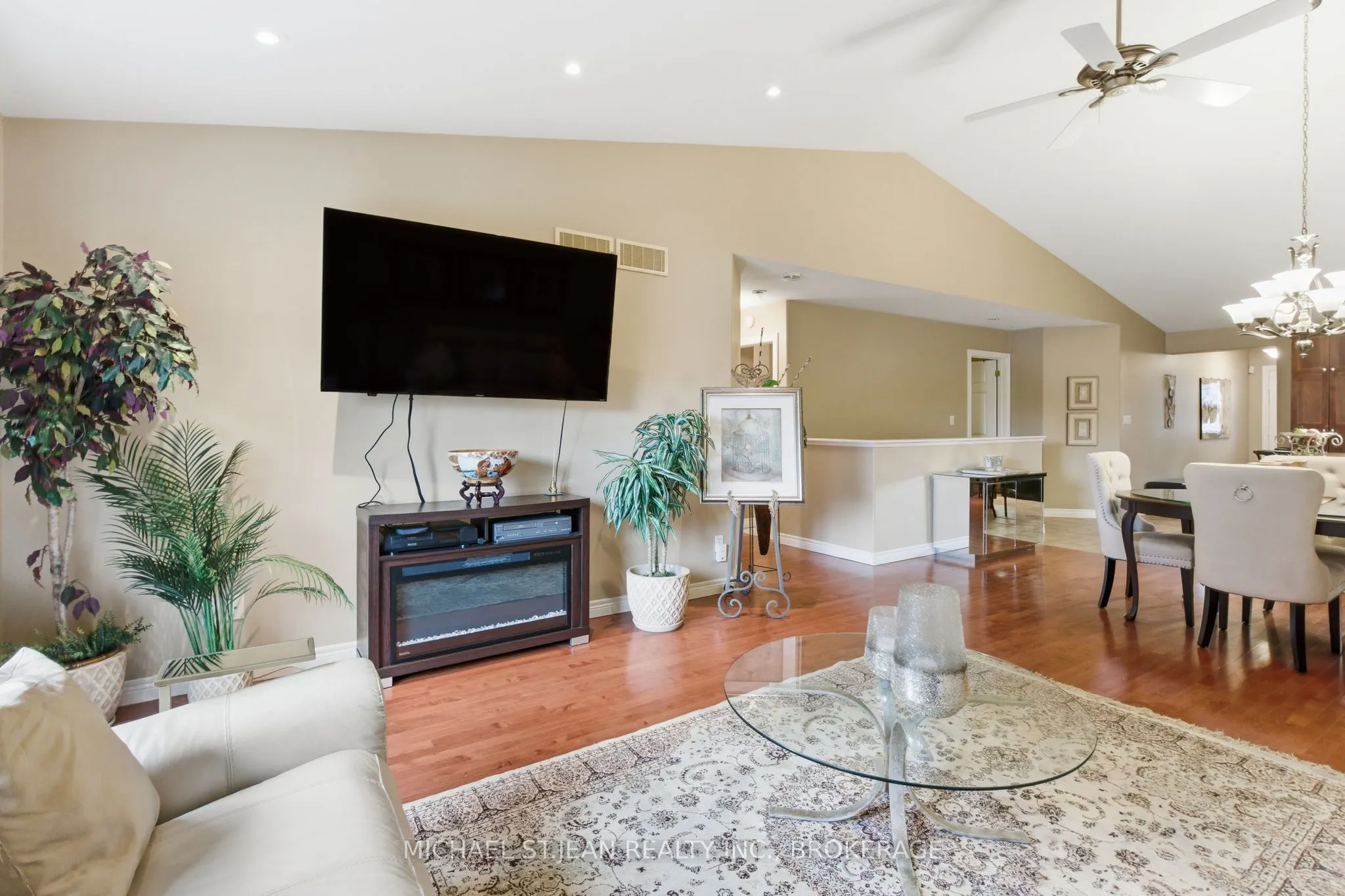 385 Park Road N, #22