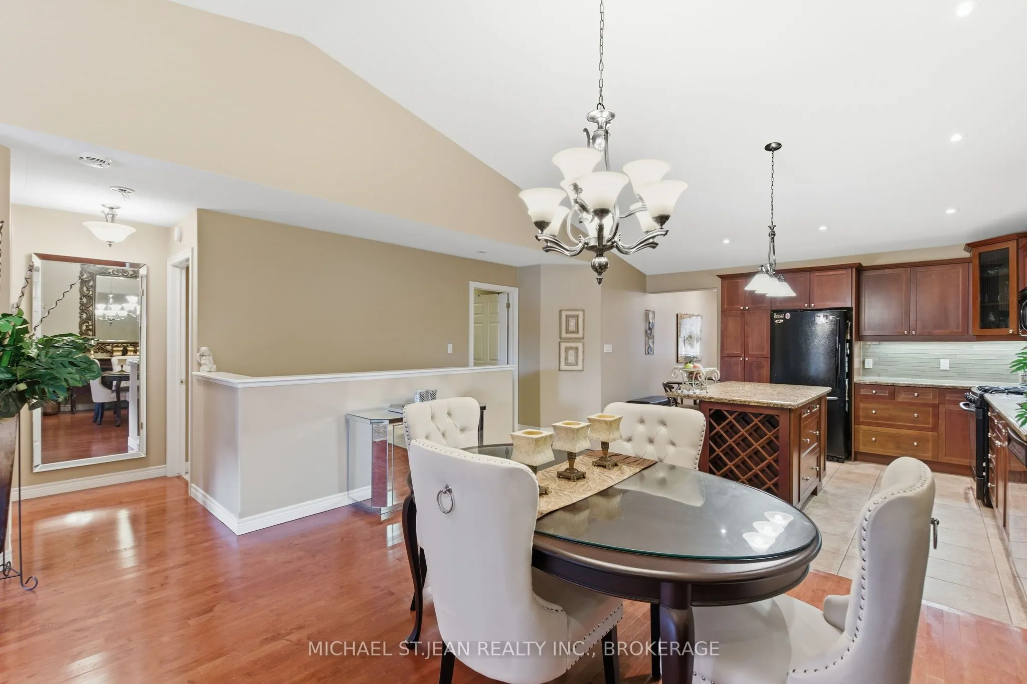 385 Park Road N, #22