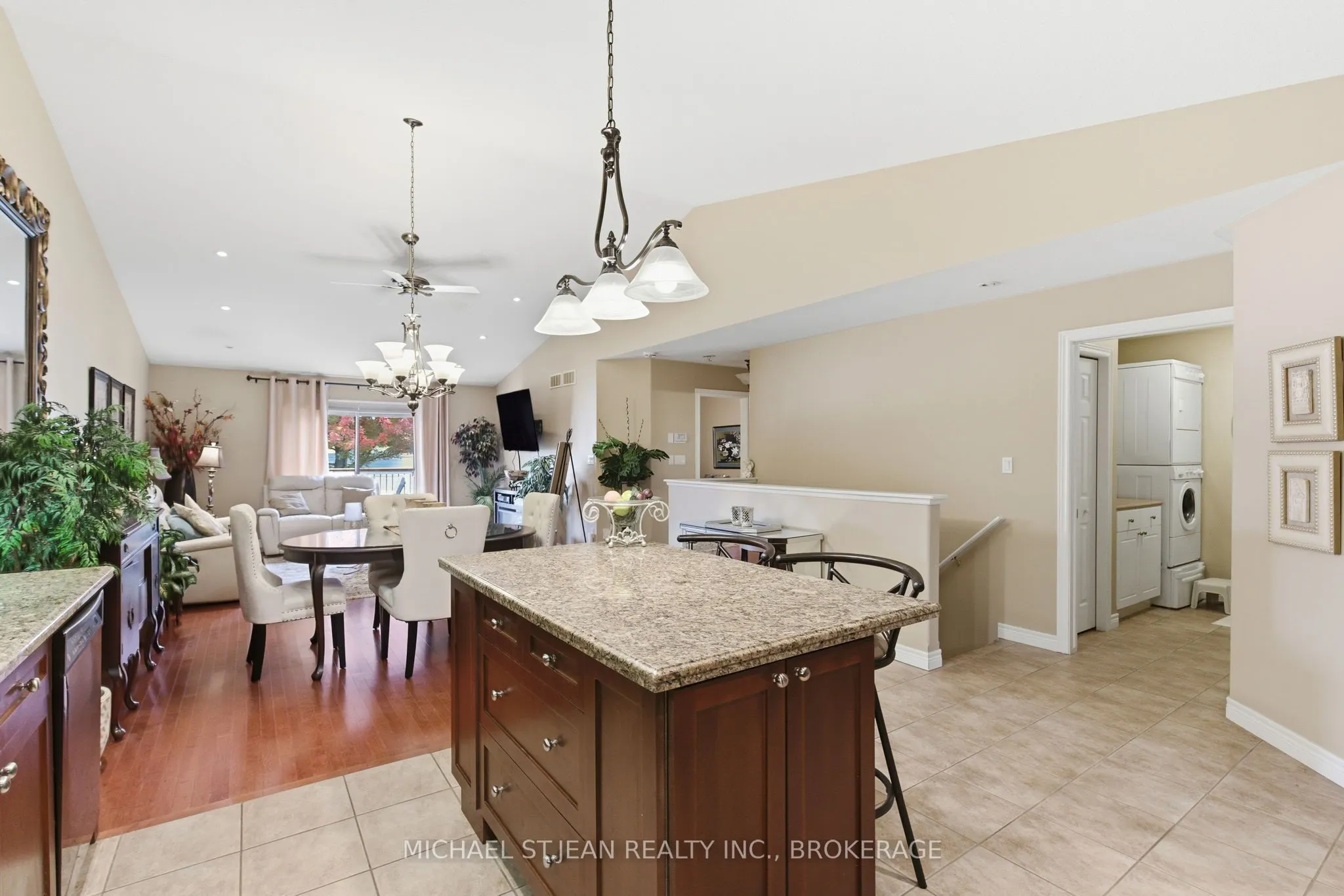 385 Park Road N, #22