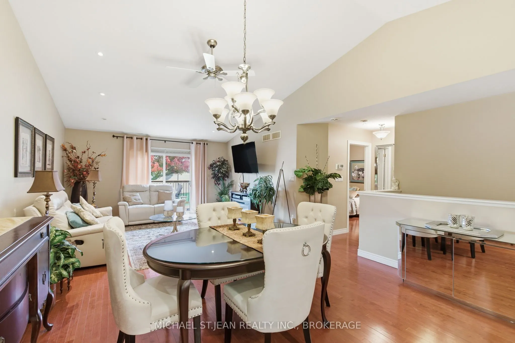 385 Park Road N, #22