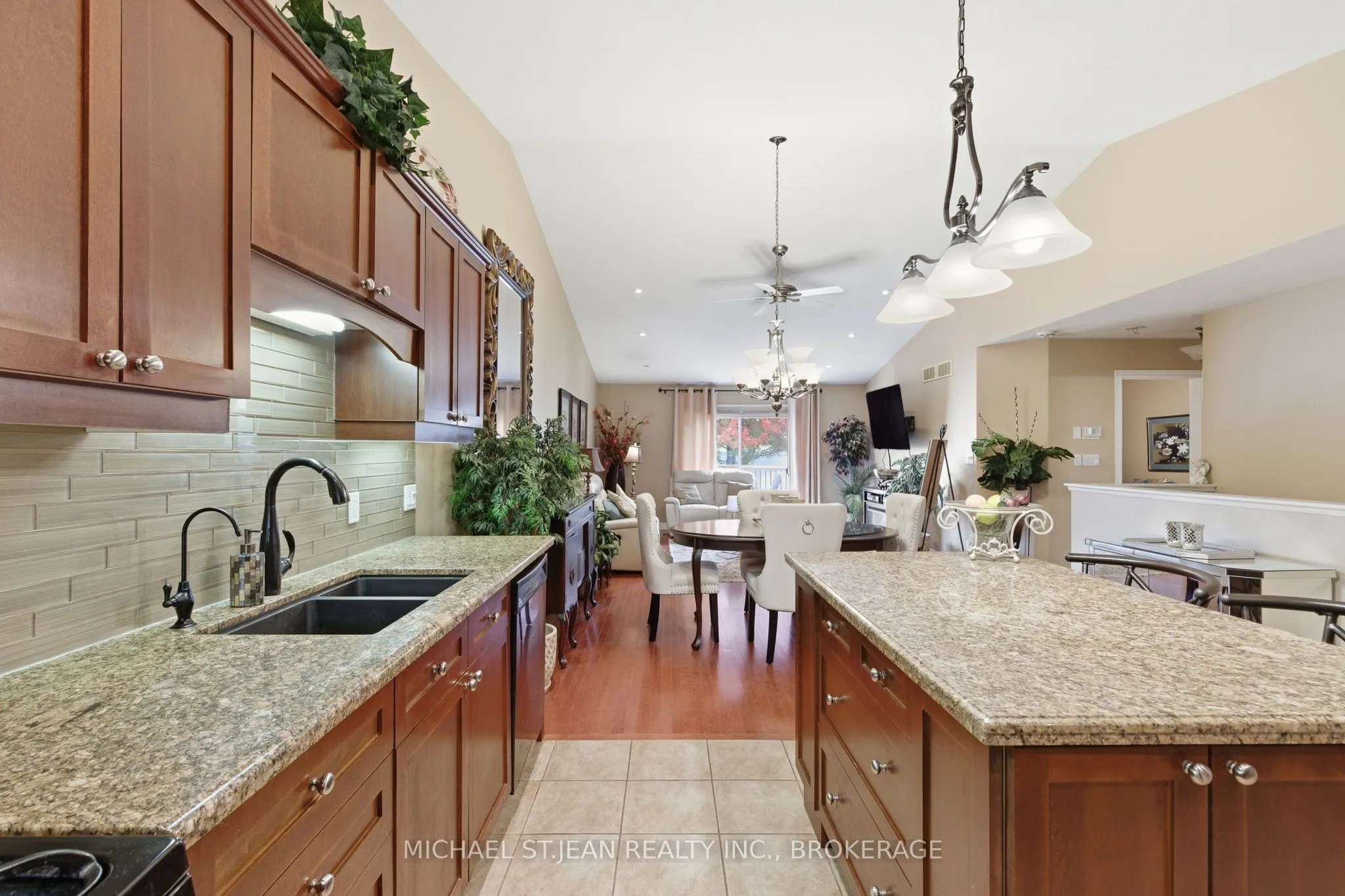 385 Park Road N, #22