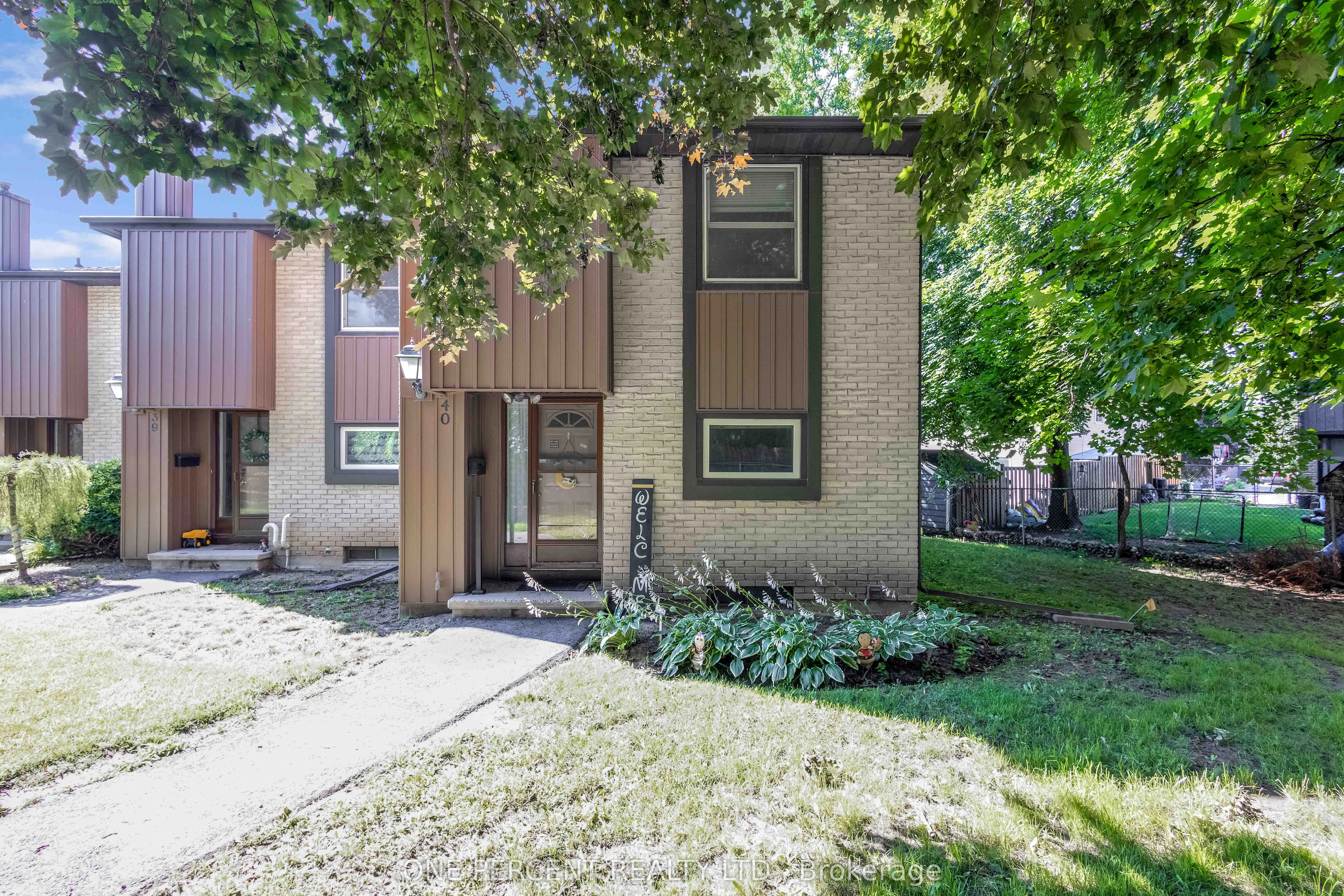 215 Glamis Road, #40