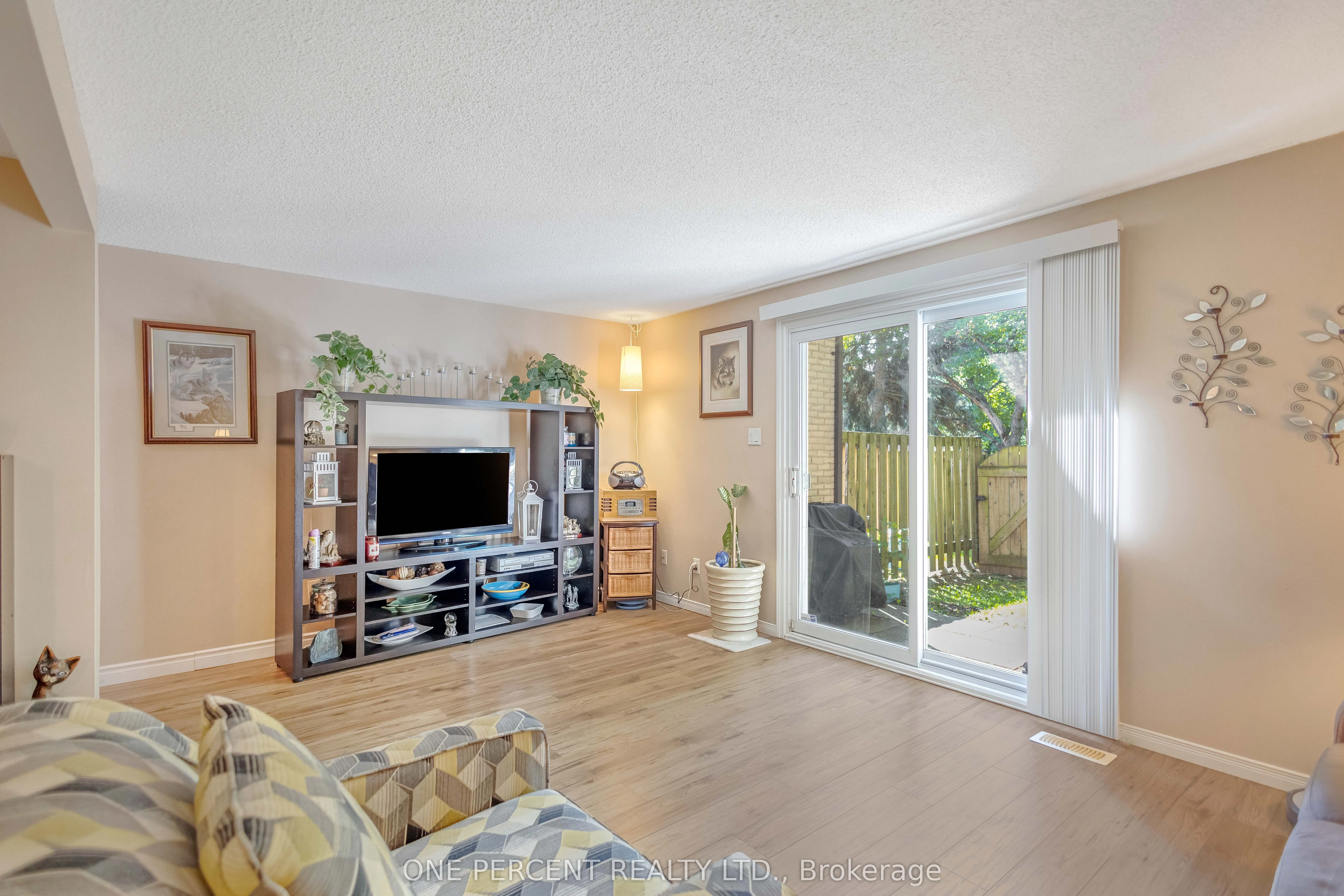 215 Glamis Road, #40