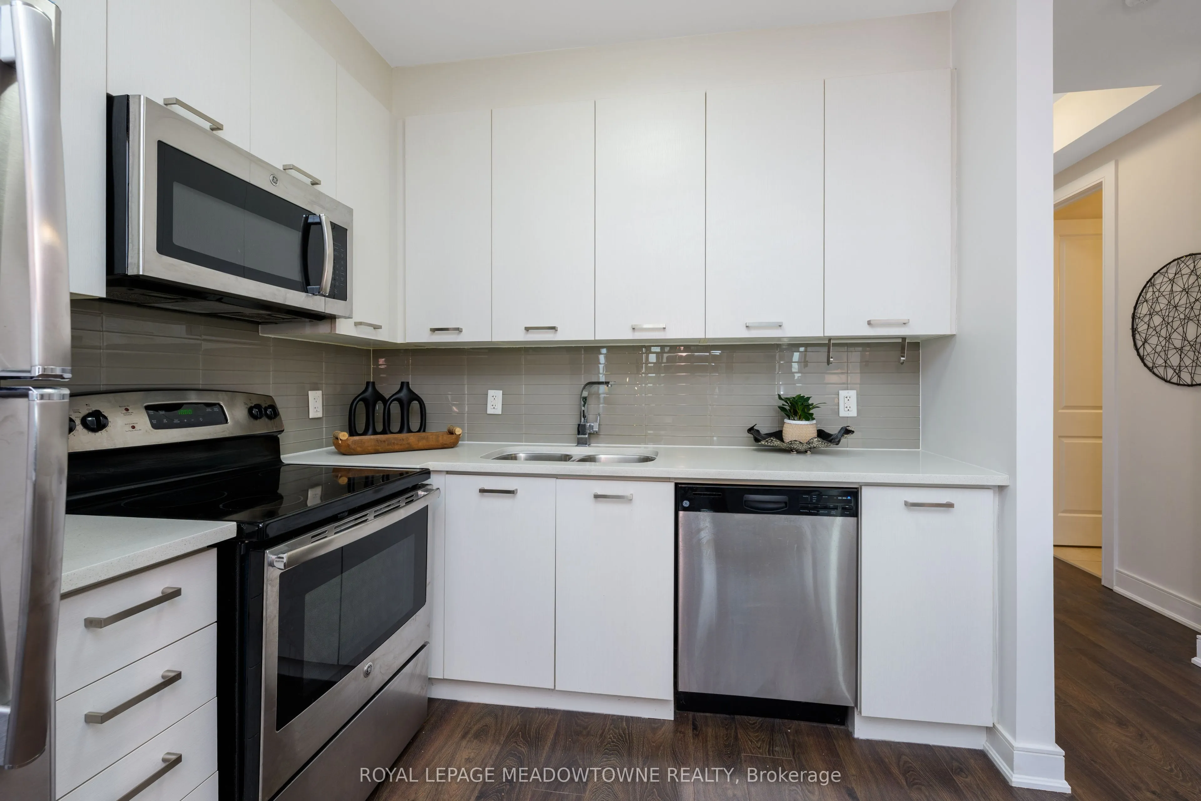 150 Main Street W, #505