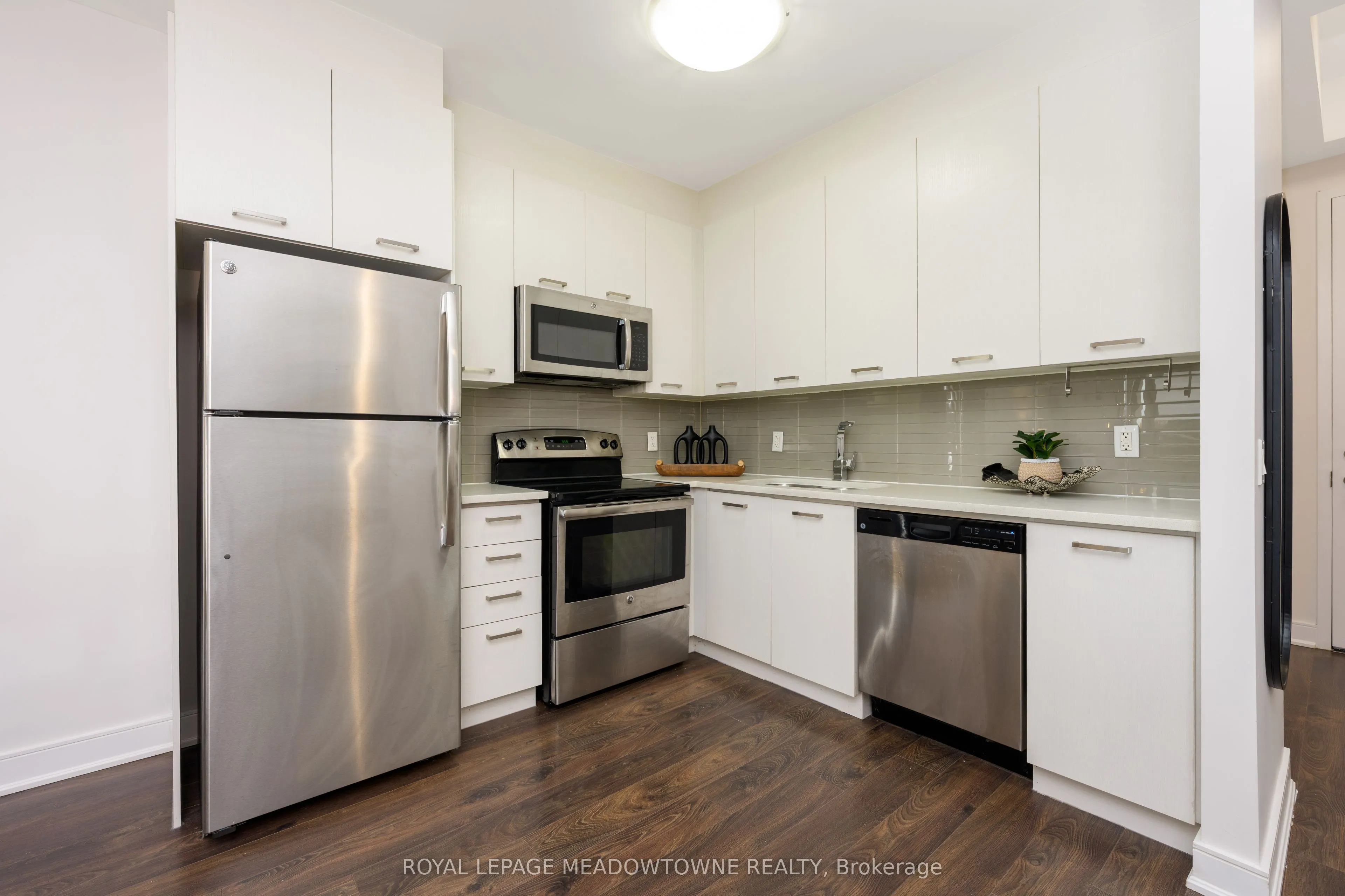 150 Main Street W, #505