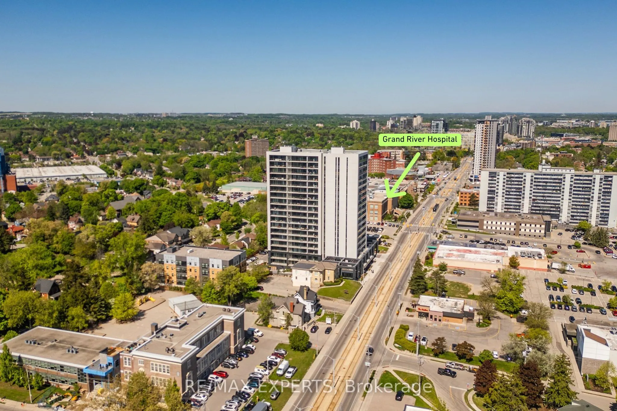 403 741 King Street W, #3