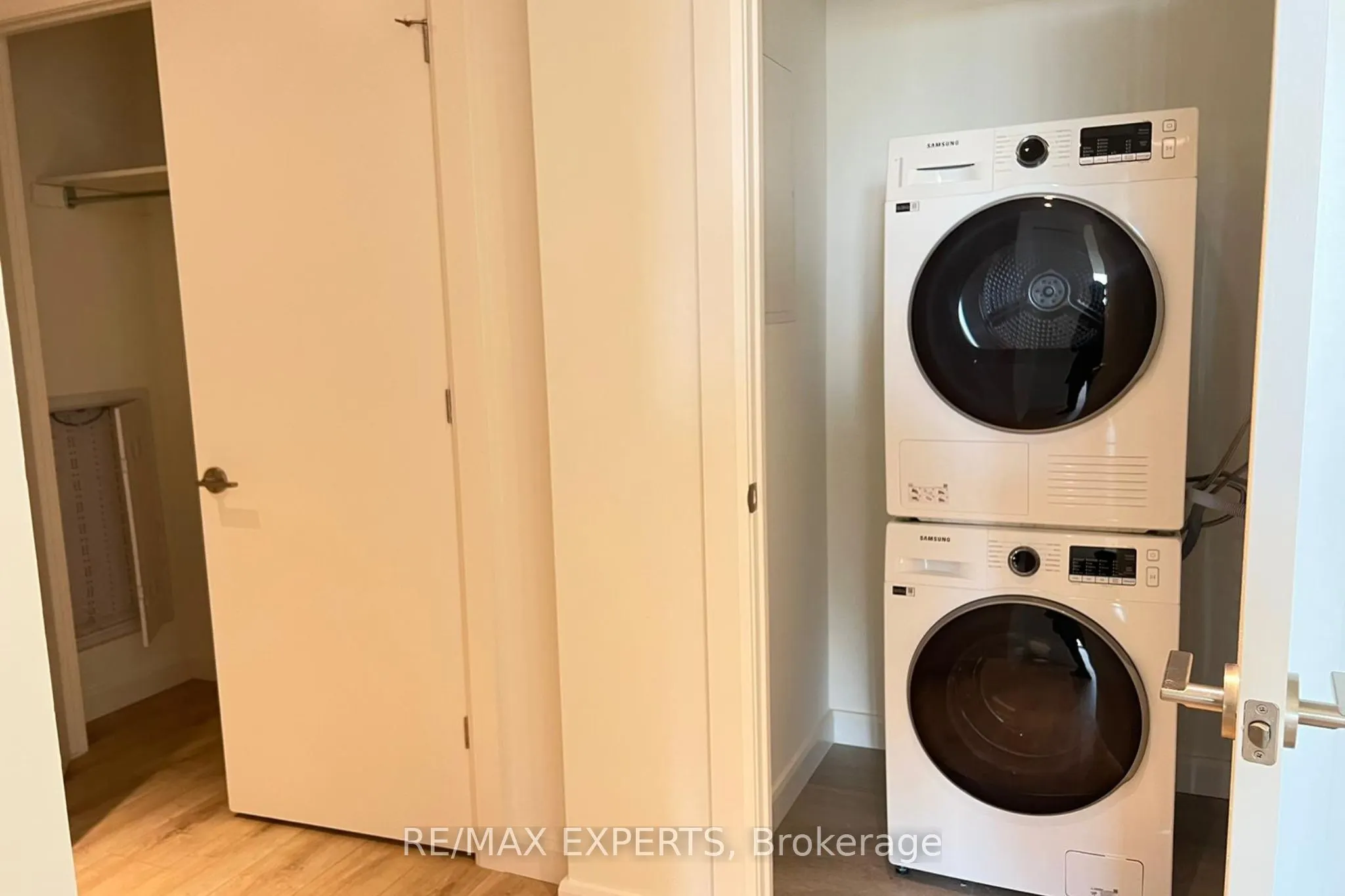 403 741 King Street W, #3