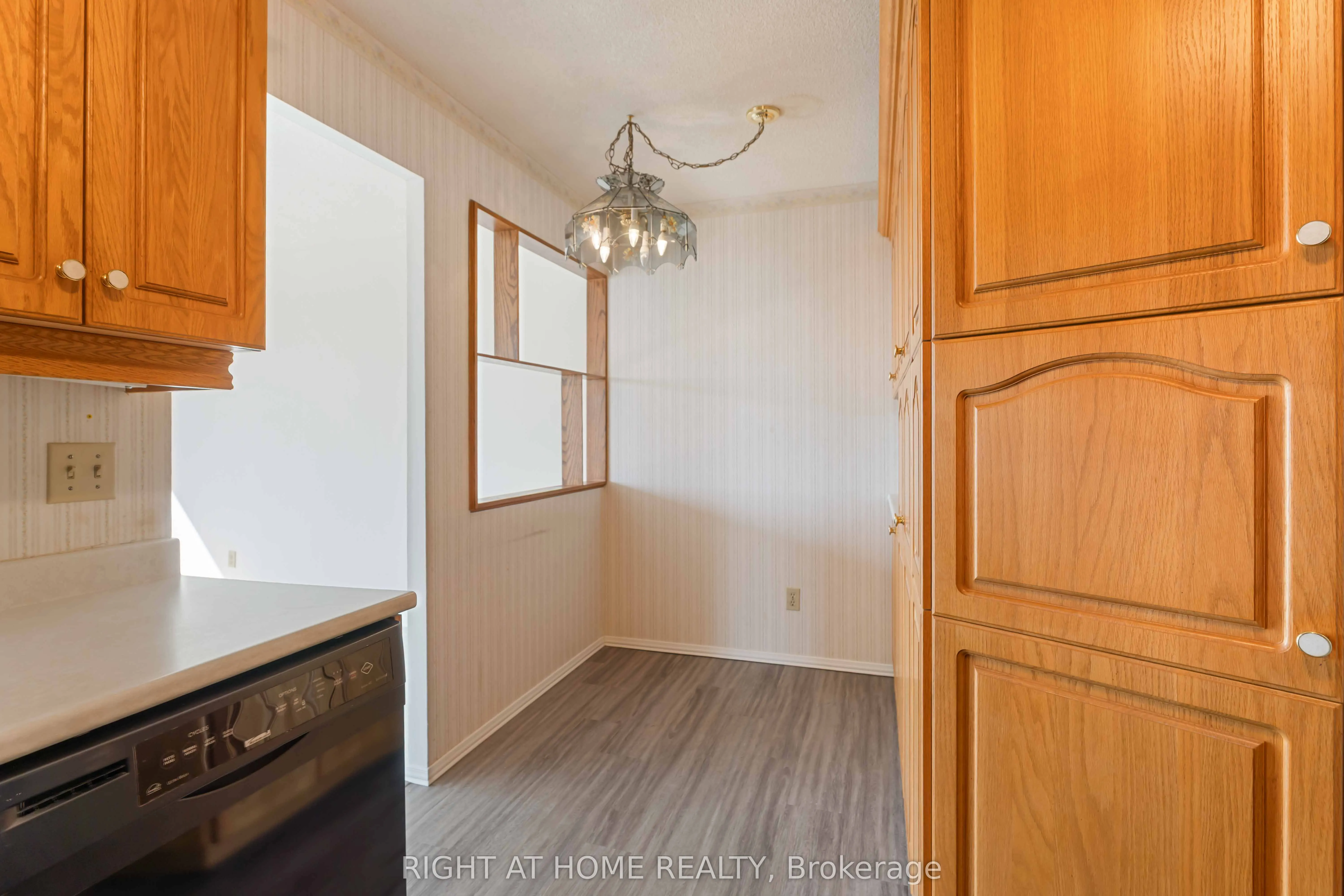 7 Gale Crescent, #204