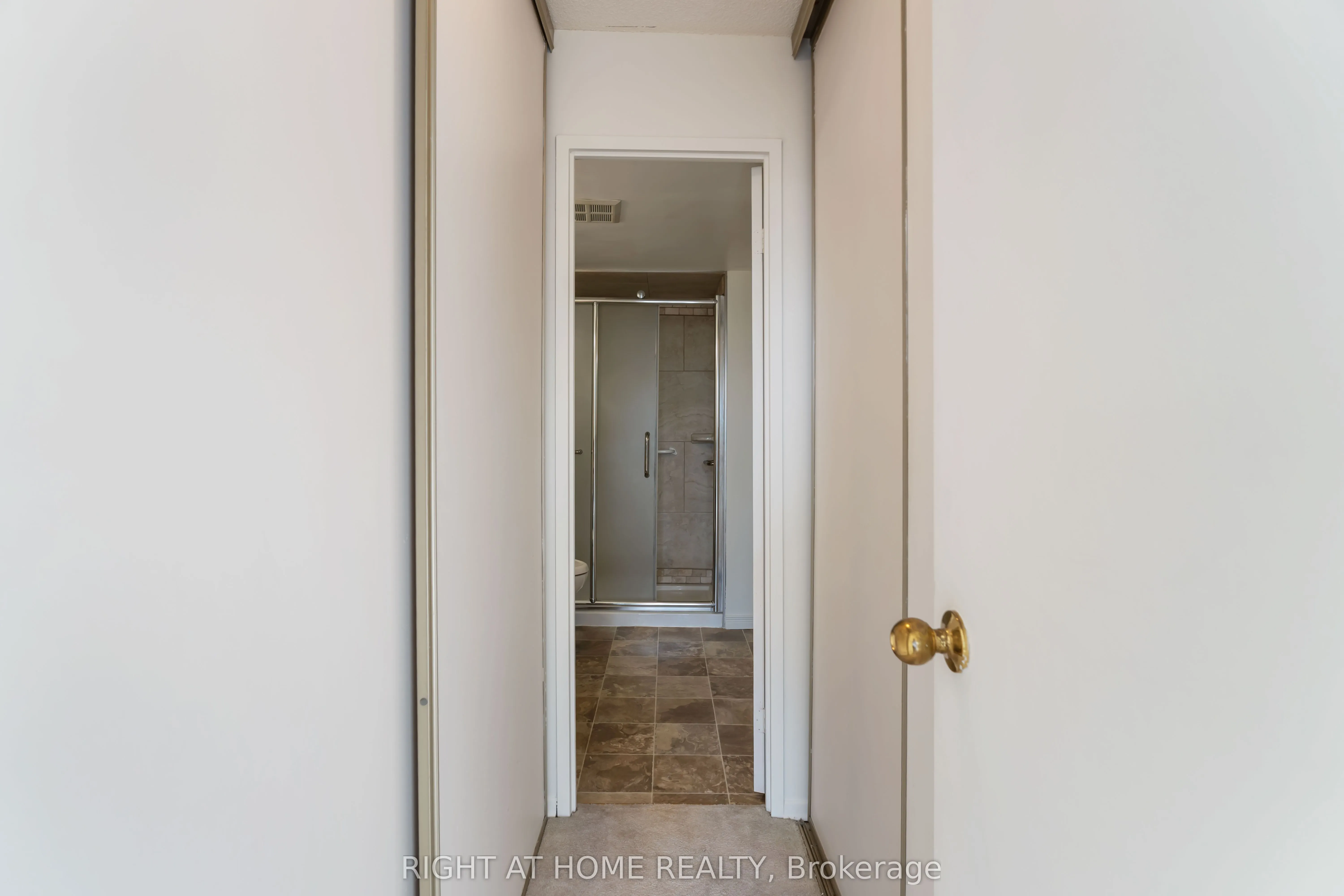 7 Gale Crescent, #204