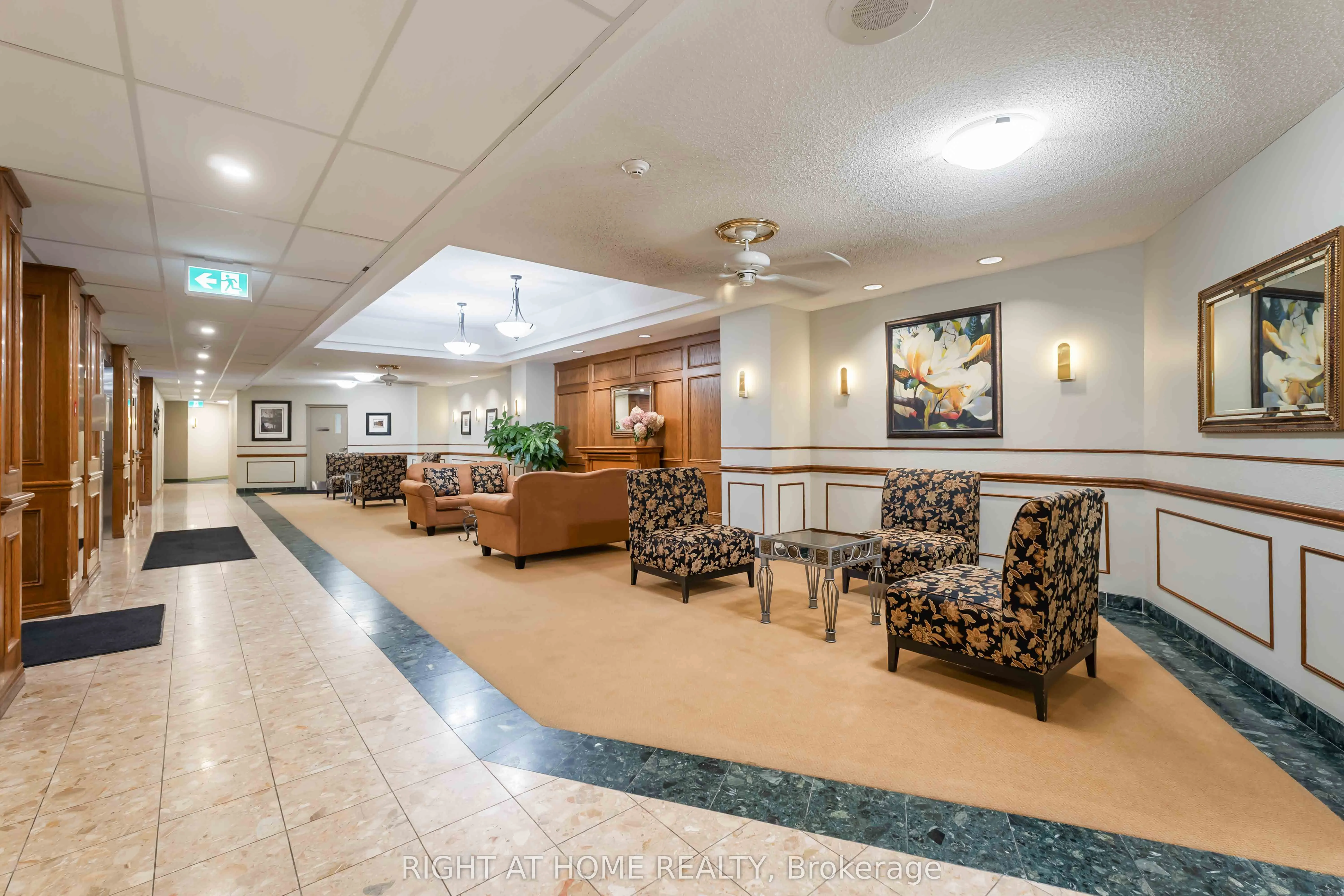 7 Gale Crescent, #204