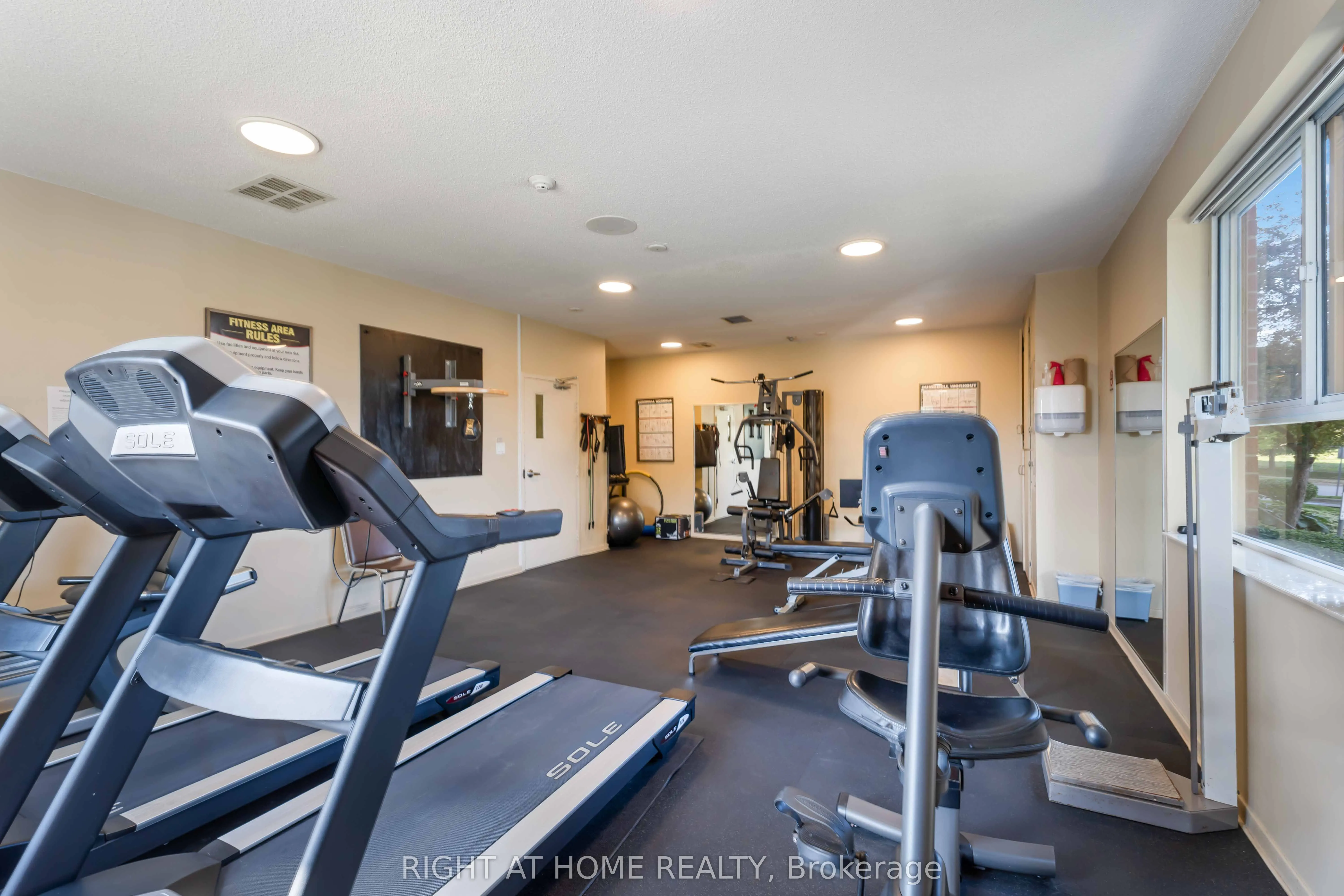 7 Gale Crescent, #204