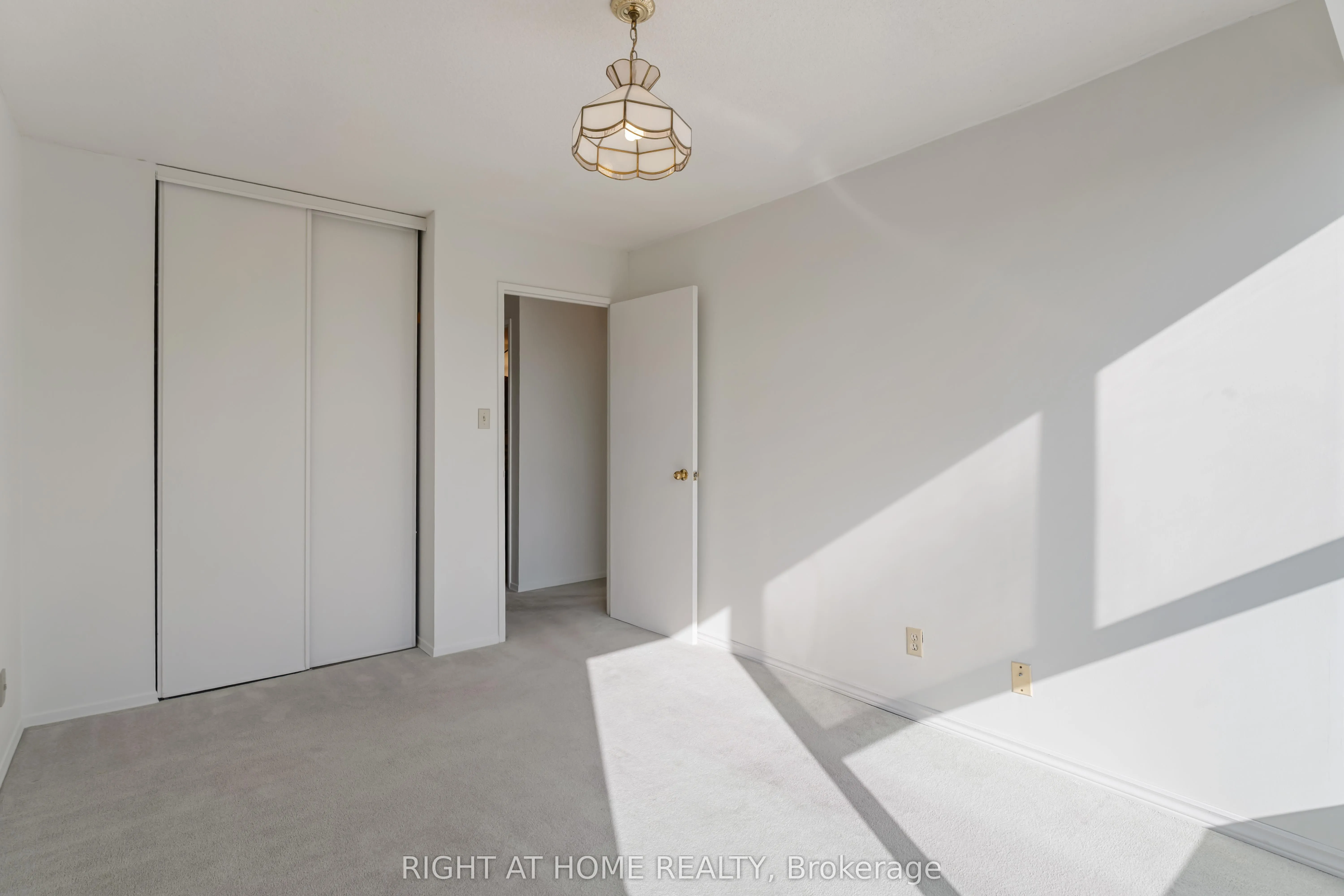 7 Gale Crescent, #204