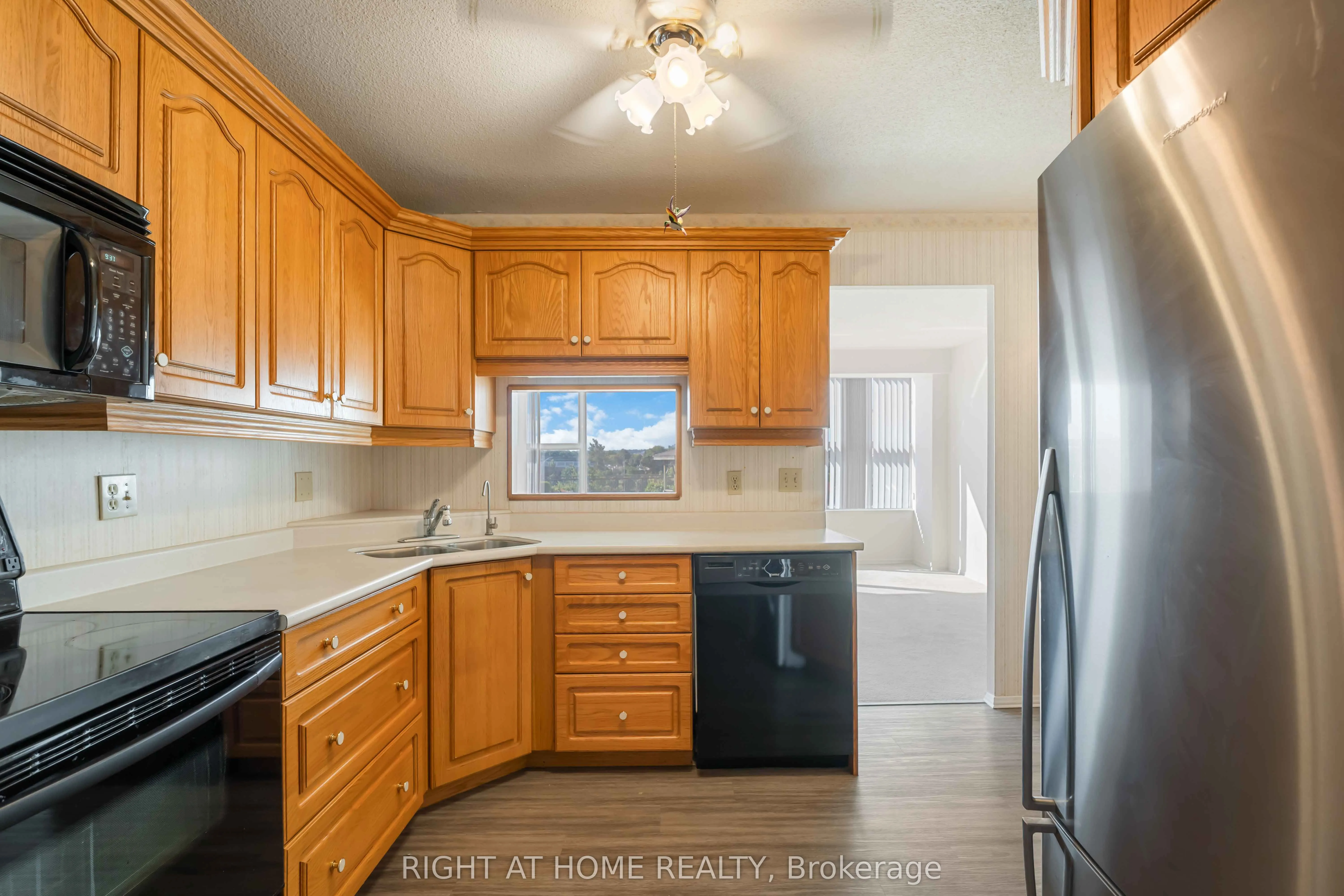 7 Gale Crescent, #204