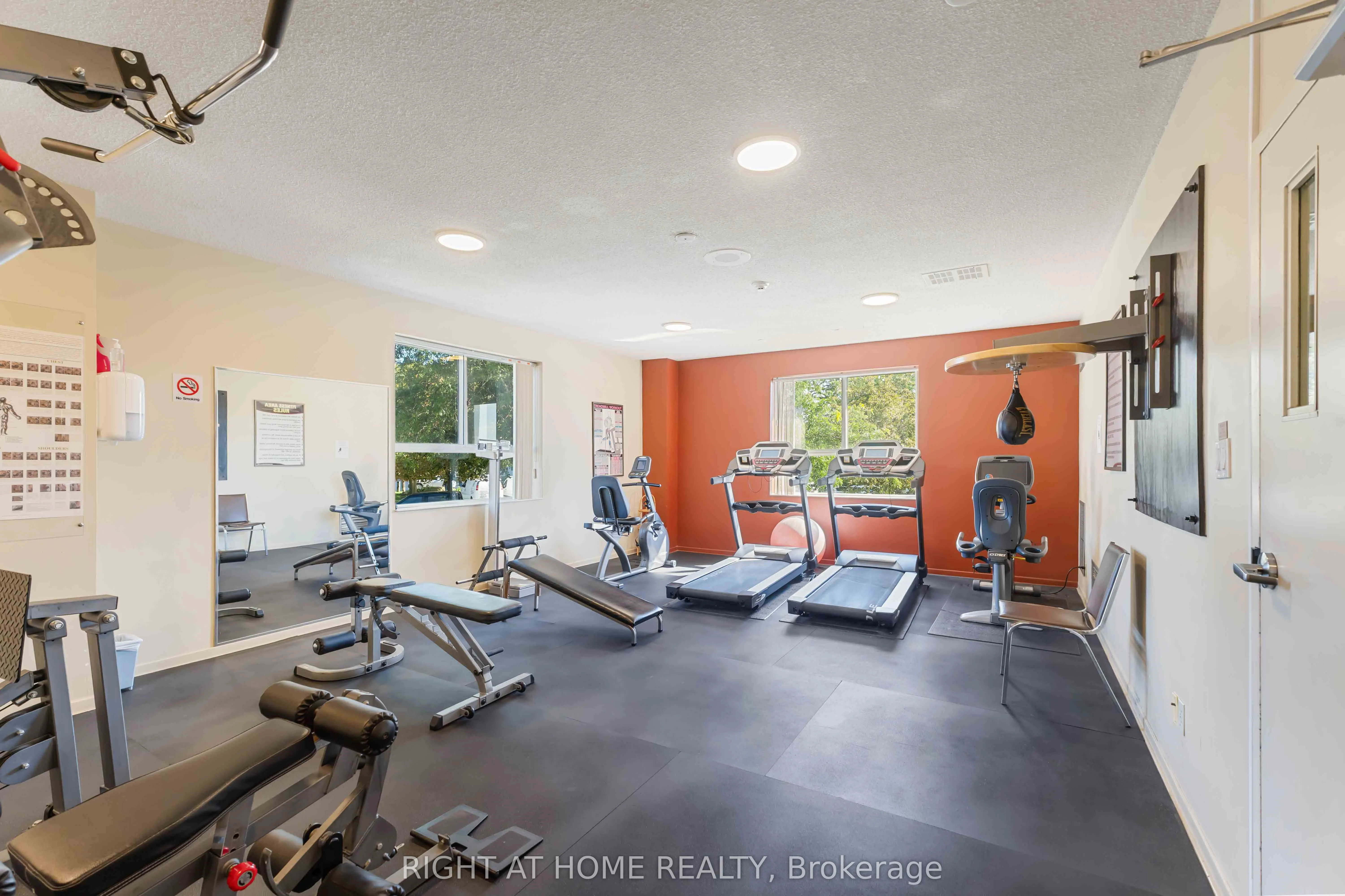 7 Gale Crescent, #204