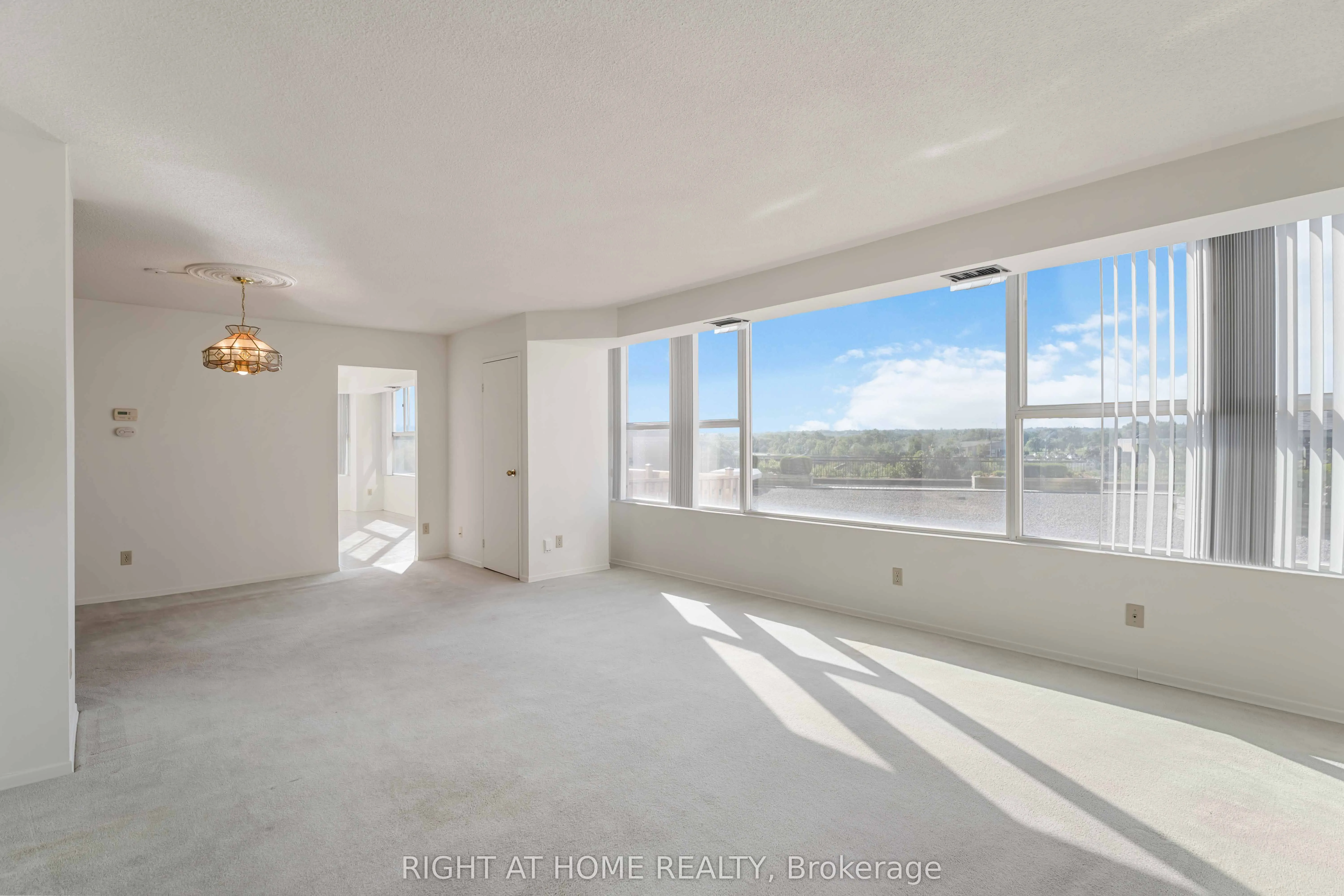 7 Gale Crescent, #204