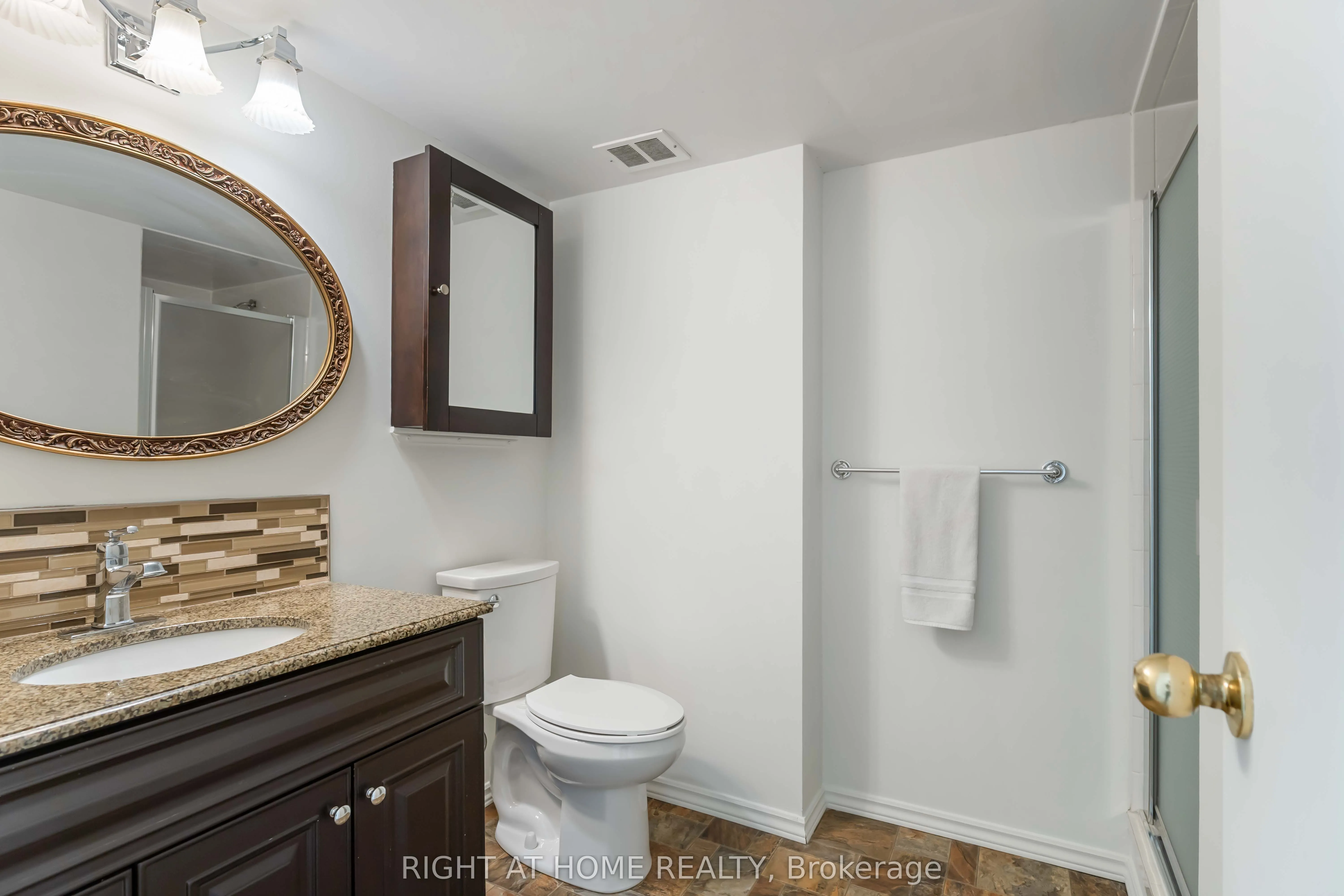 7 Gale Crescent, #204