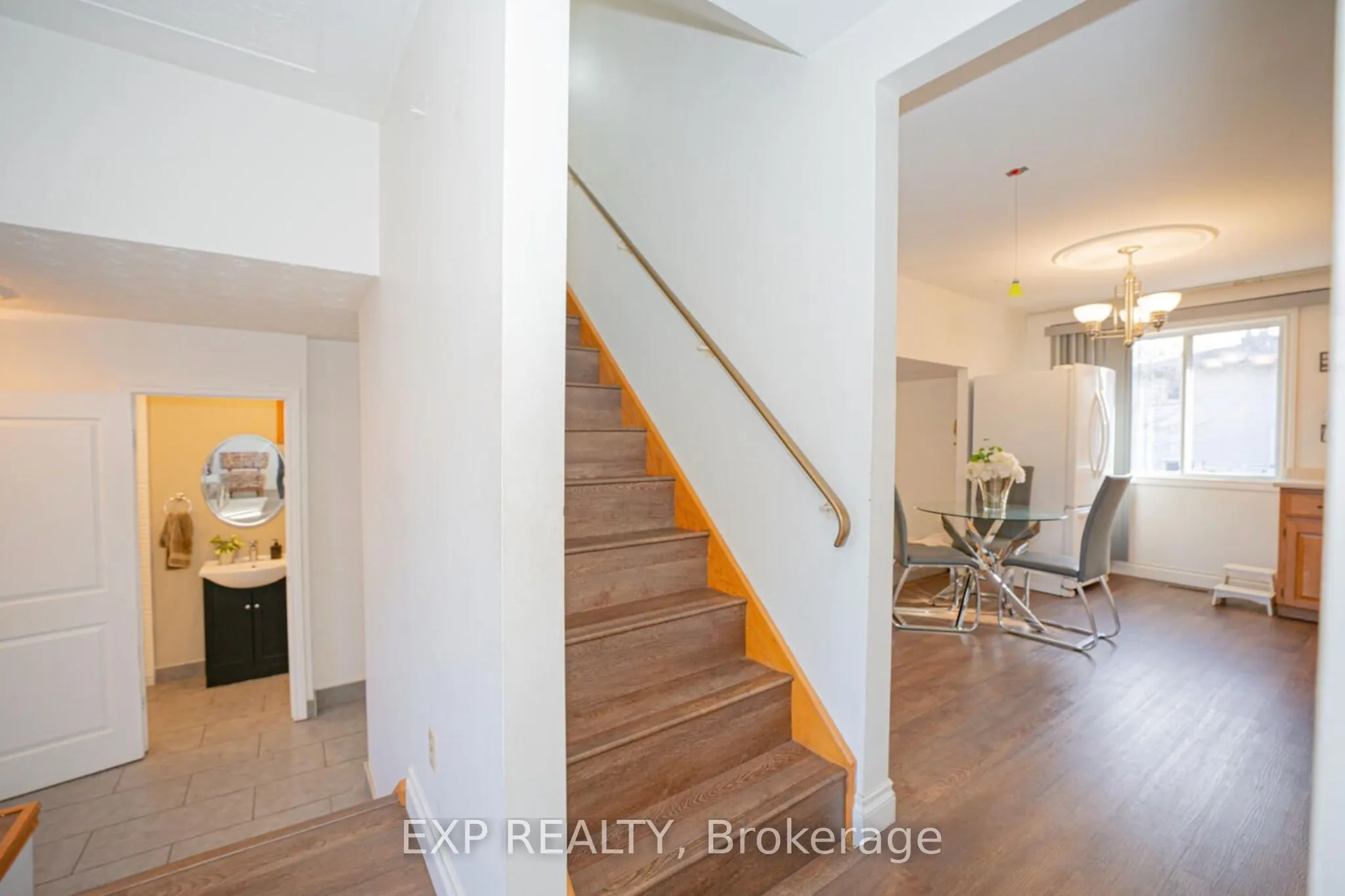 84 WIMBLETON Crescent