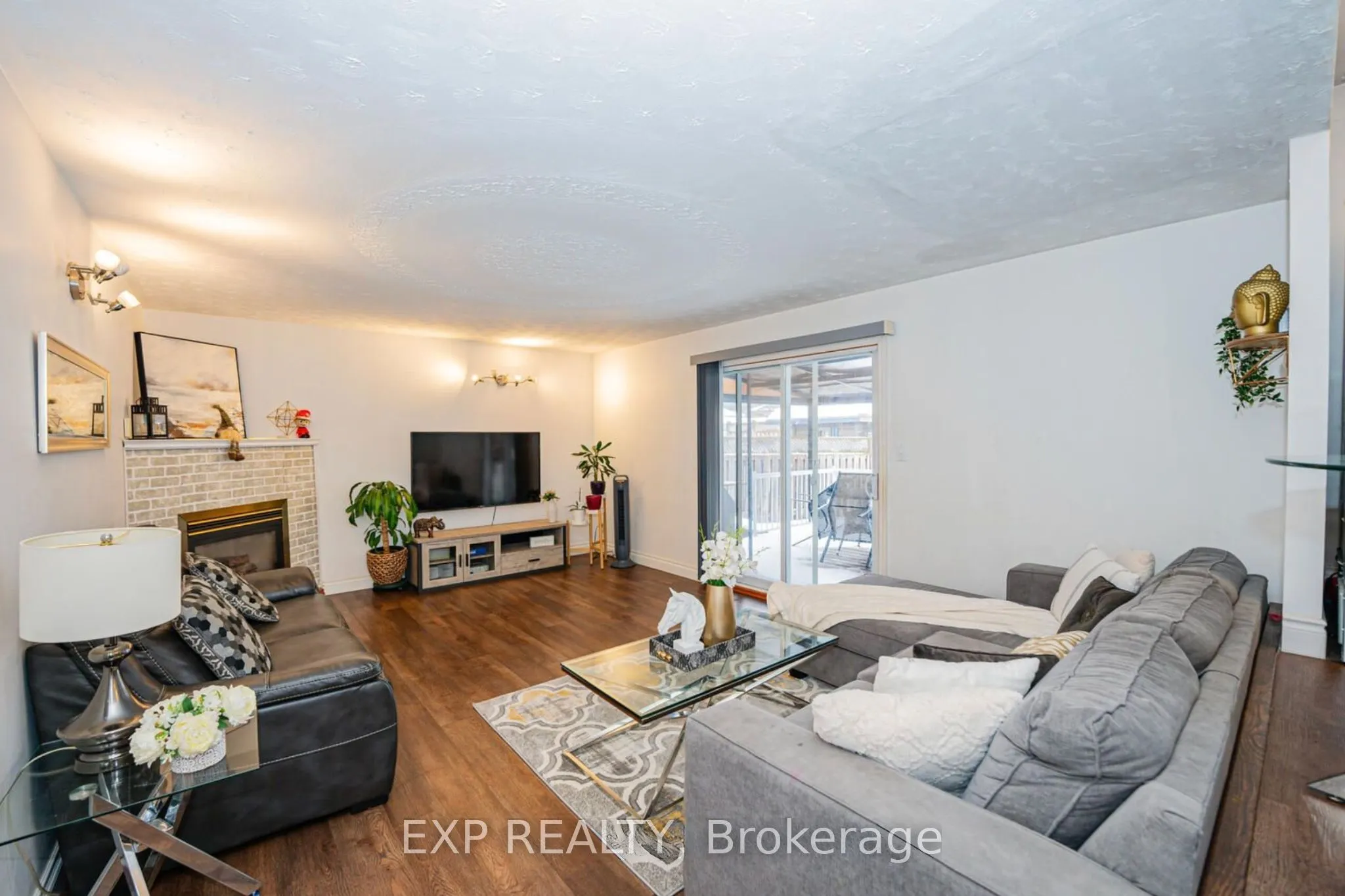 84 WIMBLETON Crescent